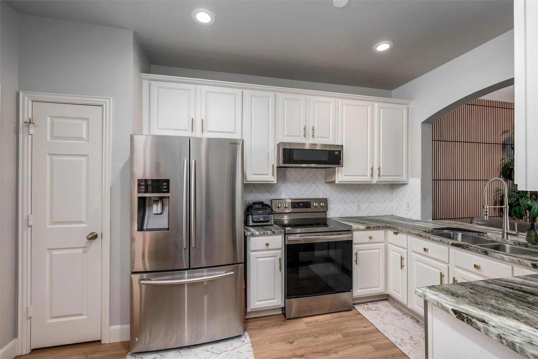 Condominium For Sale in Collin County , 575 S Virginia Hills Drive 2404, Mc Kinney, Texas 75072, 3 Bedroom, 3 Bathroom, 2 Garage spaces, 1,776 Sqft, built in 2006, mls#21301211, Real Estate Agent in Mc Kinney, Homes For Sale in Collin county, Homes For Sale in Mc Kinney, Realtor in Mc Kinney Texas, Real Estate Brokerage Independent Realty Texas, Luminita Cordes Realtor