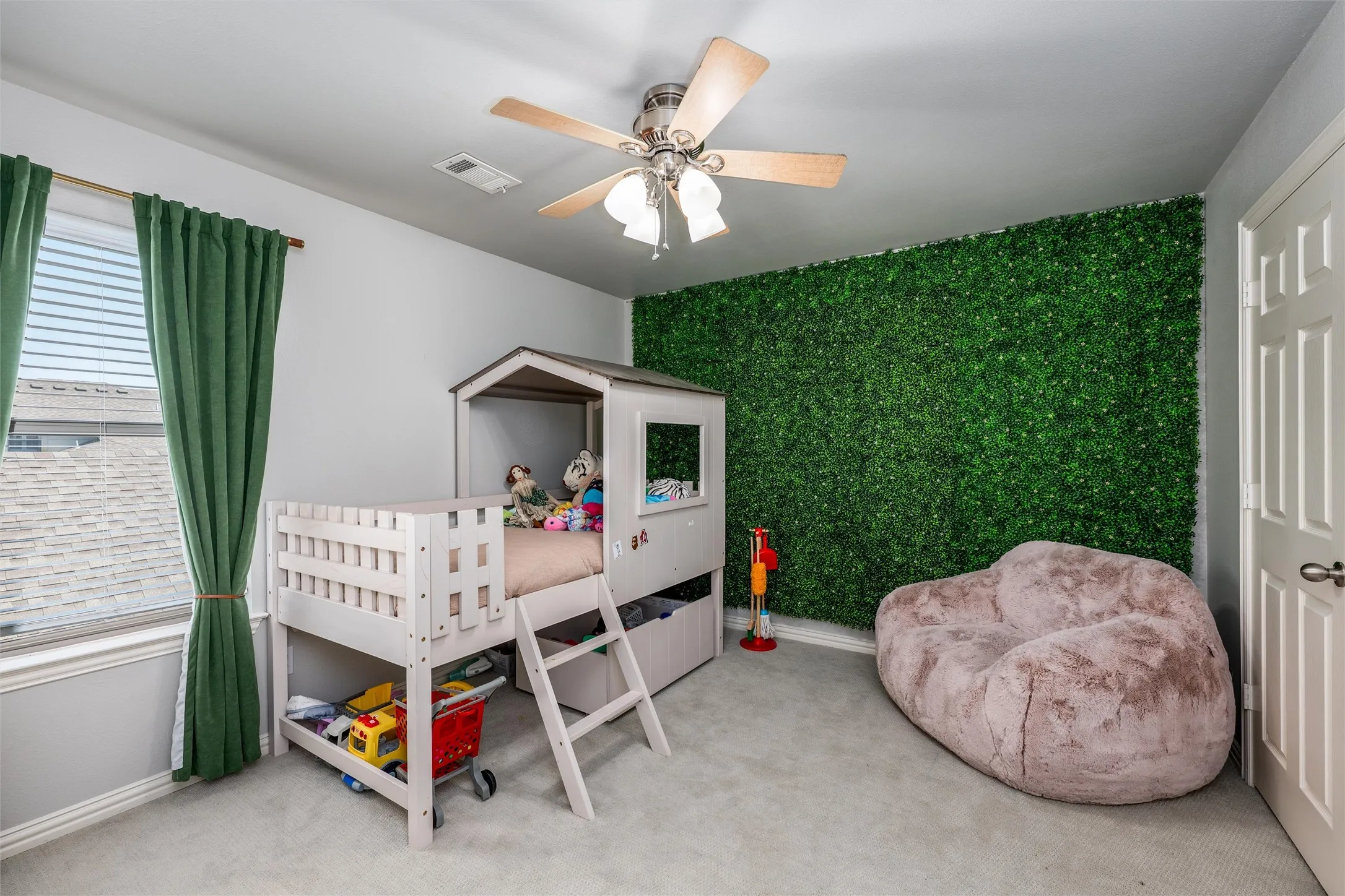 Condominium For Sale in Collin County , 575 S Virginia Hills Drive 2404, Mc Kinney, Texas 75072, 3 Bedroom, 3 Bathroom, 2 Garage spaces, 1,776 Sqft, built in 2006, mls#21301211, Real Estate Agent in Mc Kinney, Homes For Sale in Collin county, Homes For Sale in Mc Kinney, Realtor in Mc Kinney Texas, Real Estate Brokerage Independent Realty Texas, Luminita Cordes Realtor