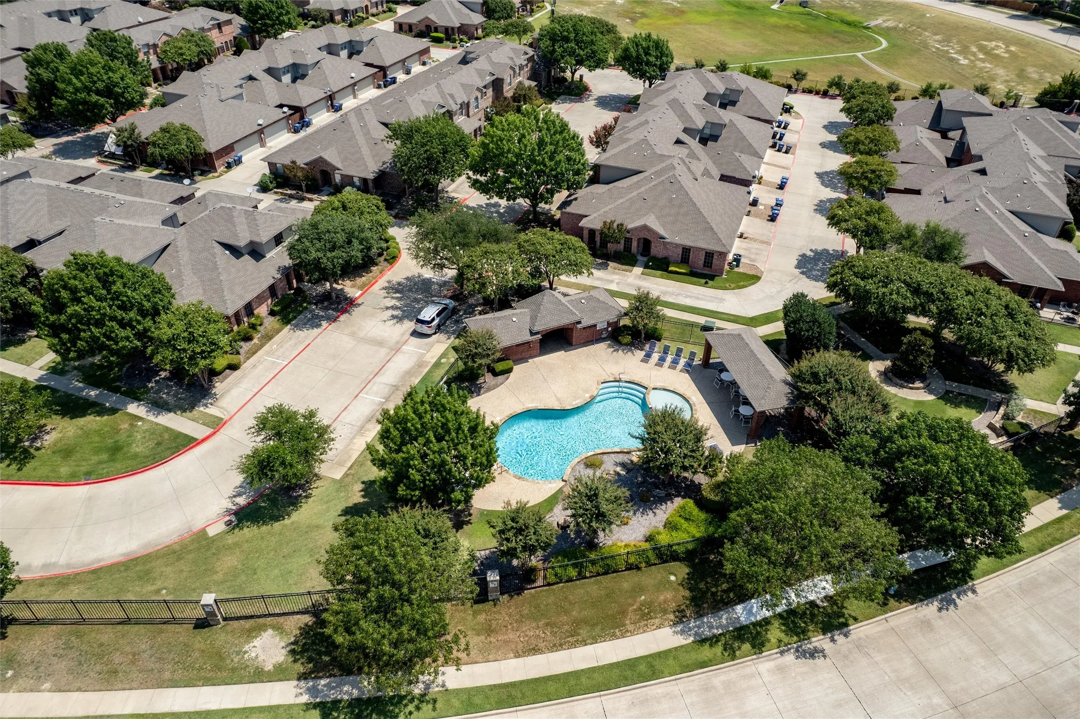 Condominium For Sale in Collin County , 575 S Virginia Hills Drive 2404, Mc Kinney, Texas 75072, 3 Bedroom, 3 Bathroom, 2 Garage spaces, 1,776 Sqft, built in 2006, mls#21301211, Real Estate Agent in Mc Kinney, Homes For Sale in Collin county, Homes For Sale in Mc Kinney, Realtor in Mc Kinney Texas, Real Estate Brokerage Independent Realty Texas, Luminita Cordes Realtor