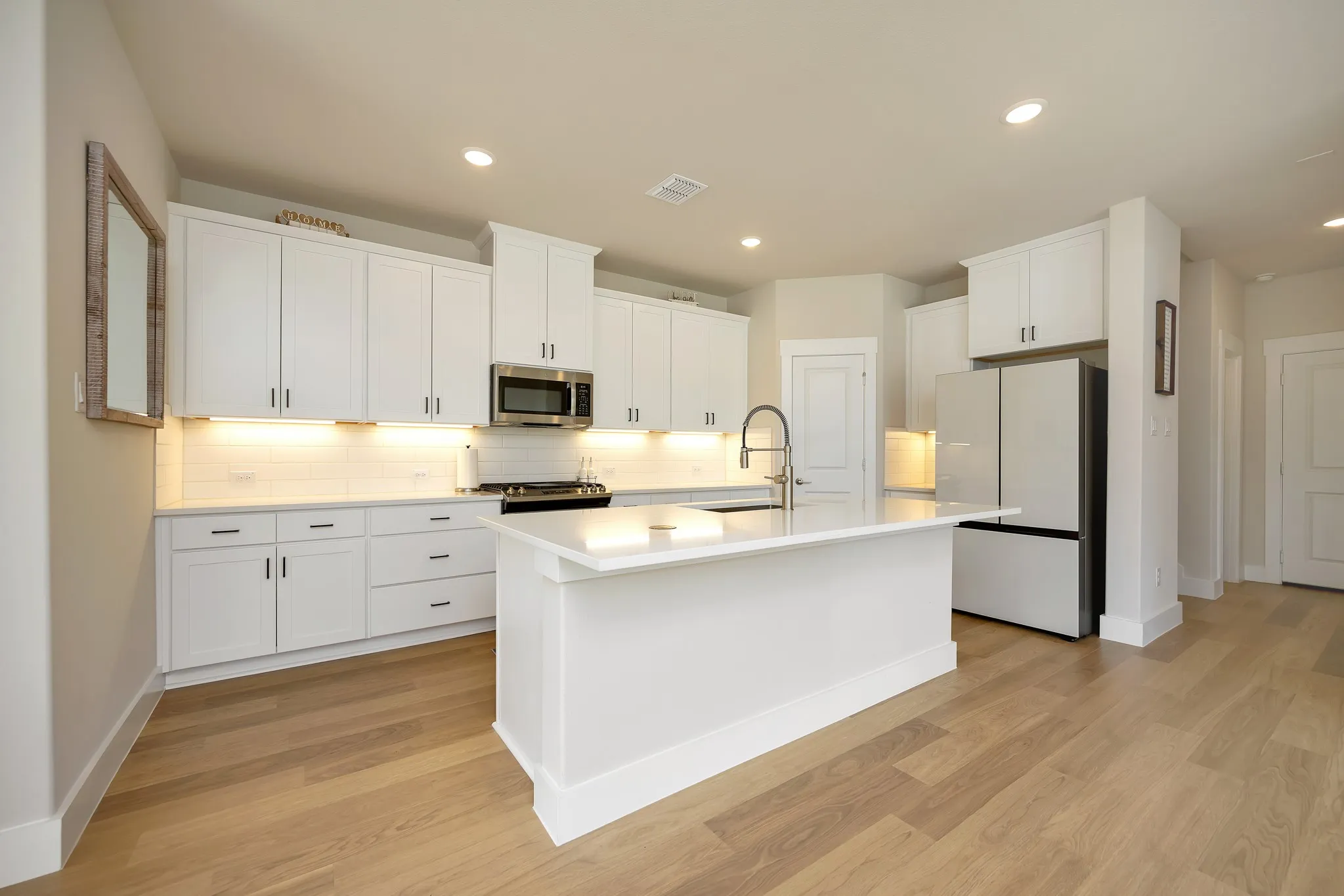 Townhouse For Sale in Tarrant County , 4720 Smokey Quartz Lane, Arlington, Texas 76005, 3 Bedroom, 3 Bathroom, 2 Garage spaces, 2,076 Sqft, built in 2024, mls#21293193, Real Estate Agent in Arlington, Homes For Sale in Tarrant county, Homes For Sale in Arlington, Realtor in Arlington Texas, Real Estate Brokerage Independent Realty Texas, Luminita Cordes Realtor