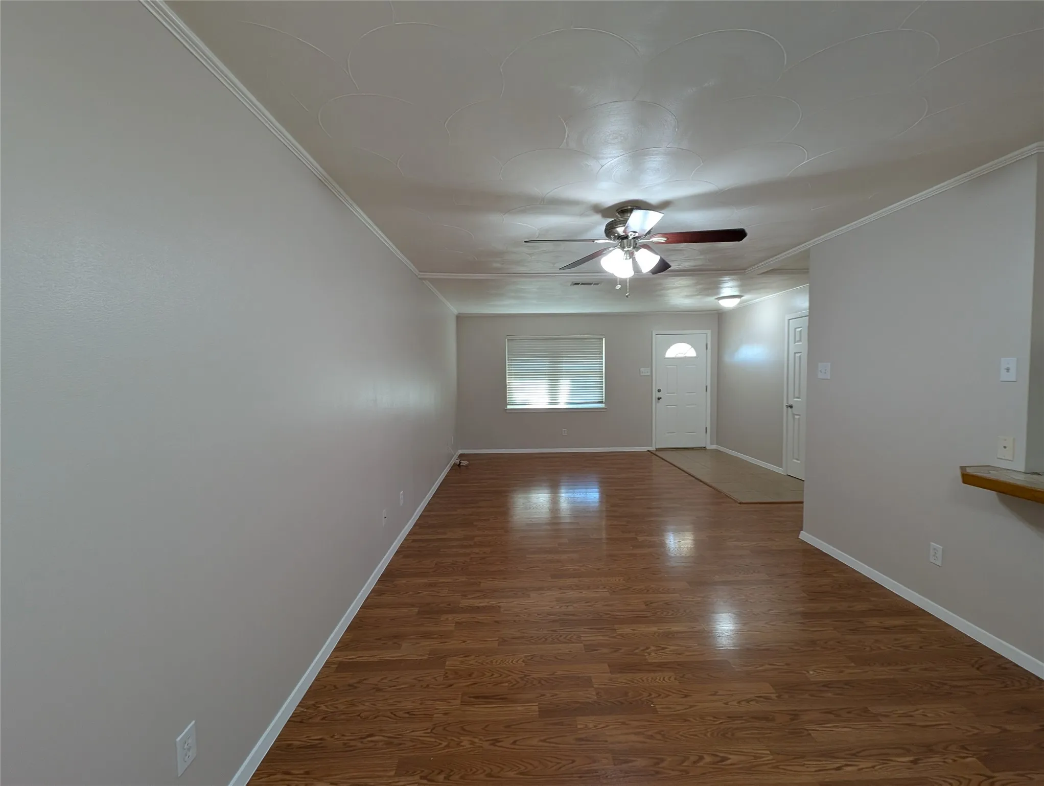 Single Family Residence For Sale in Dallas County , 1305 Glenville Drive, Garland, Texas 75042, 3 Bedroom, 2 Bathroom, 1 Garage spaces, 1,275 Sqft, built in 1963, mls#21298236, Real Estate Agent in Garland, Homes For Sale in Dallas county, Homes For Sale in Garland, Realtor in Garland Texas, Real Estate Brokerage Independent Realty Texas, Luminita Cordes Realtor