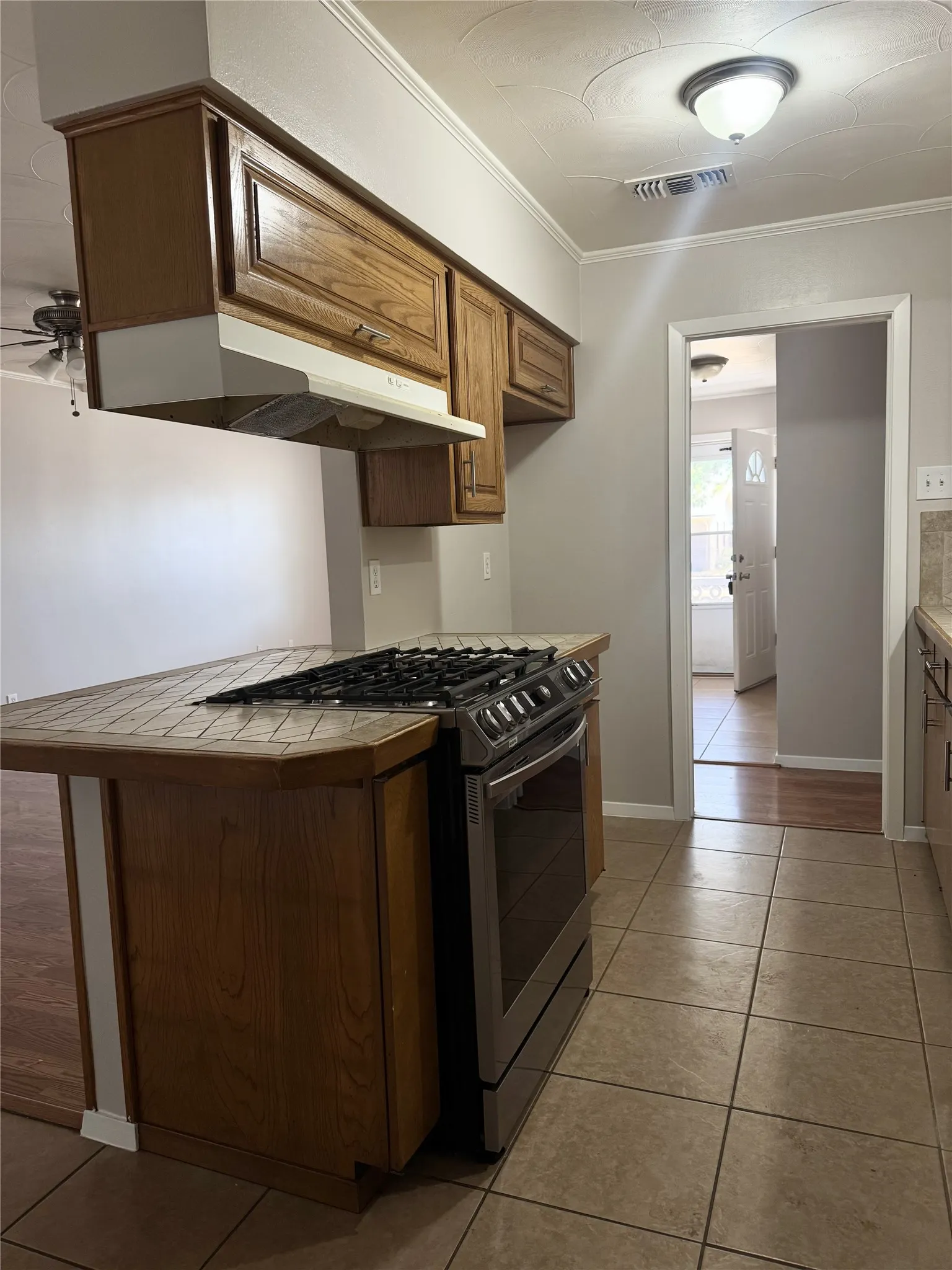 Single Family Residence For Sale in Dallas County , 1305 Glenville Drive, Garland, Texas 75042, 3 Bedroom, 2 Bathroom, 1 Garage spaces, 1,275 Sqft, built in 1963, mls#21298236, Real Estate Agent in Garland, Homes For Sale in Dallas county, Homes For Sale in Garland, Realtor in Garland Texas, Real Estate Brokerage Independent Realty Texas, Luminita Cordes Realtor