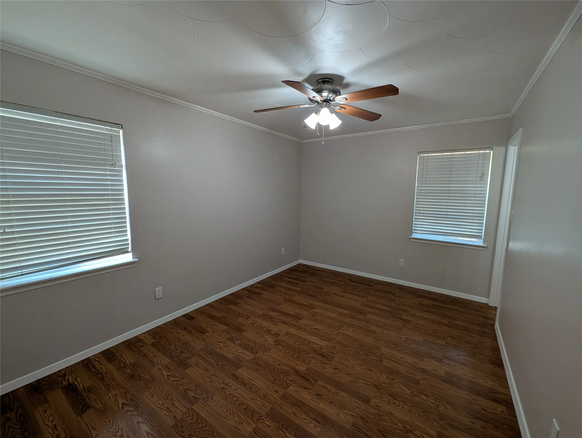 Single Family Residence For Sale in Dallas County , 1305 Glenville Drive, Garland, Texas 75042, 3 Bedroom, 2 Bathroom, 1 Garage spaces, 1,275 Sqft, built in 1963, mls#21298236, Real Estate Agent in Garland, Homes For Sale in Dallas county, Homes For Sale in Garland, Realtor in Garland Texas, Real Estate Brokerage Independent Realty Texas, Luminita Cordes Realtor