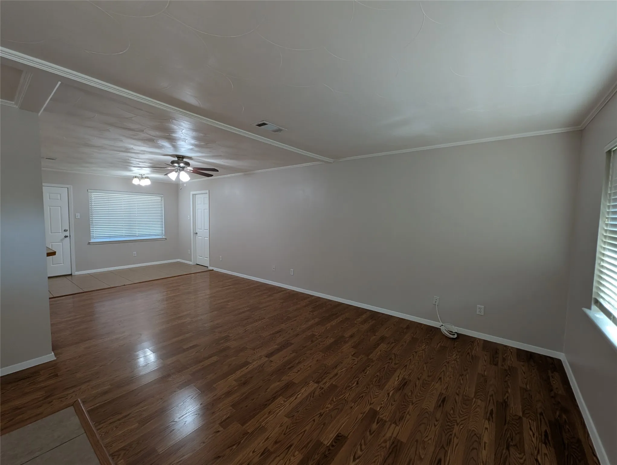 Single Family Residence For Sale in Dallas County , 1305 Glenville Drive, Garland, Texas 75042, 3 Bedroom, 2 Bathroom, 1 Garage spaces, 1,275 Sqft, built in 1963, mls#21298236, Real Estate Agent in Garland, Homes For Sale in Dallas county, Homes For Sale in Garland, Realtor in Garland Texas, Real Estate Brokerage Independent Realty Texas, Luminita Cordes Realtor