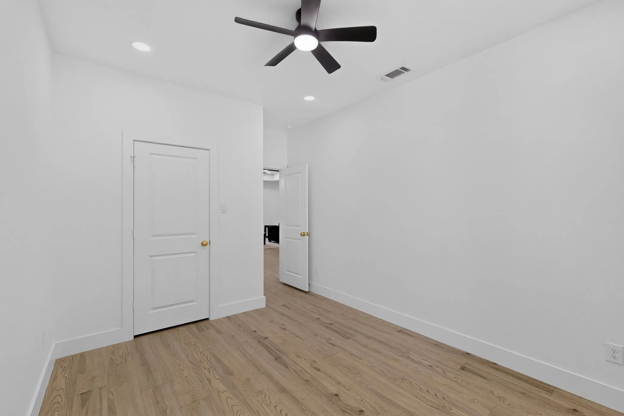 Single Family Residence For Sale in Henderson County , 343 SCHOONER Road, Gun Barrel City, Texas 75156, 4 Bedroom, 2 Bathroom, 2 Garage spaces, 1,710 Sqft, built in 2026, mls#21301077, Real Estate Agent in Gun Barrel City, Homes For Sale in Henderson county, Homes For Sale in Gun Barrel City, Realtor in Gun Barrel City Texas, Real Estate Brokerage Independent Realty Texas, Luminita Cordes Realtor