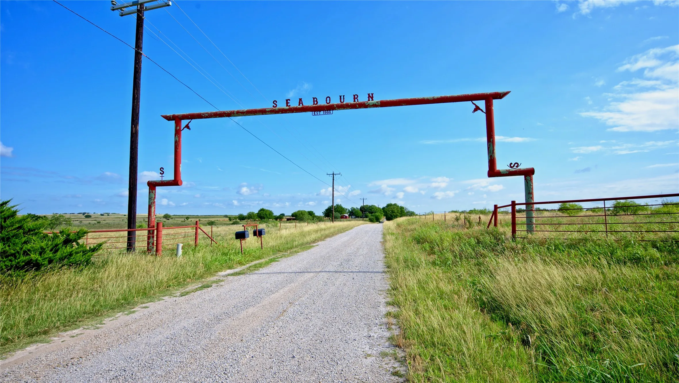 Farm For Sale in Clay County , 576 Seabourn Road, Henrietta, Texas 76365, 2 Bedroom, 2 Bathroom, Garage spaces, 1,100 Sqft, built in 2016, mls#21301197, Real Estate Agent in Henrietta, Homes For Sale in Clay county, Homes For Sale in Henrietta, Realtor in Henrietta Texas, Real Estate Brokerage Independent Realty Texas, Luminita Cordes Realtor
