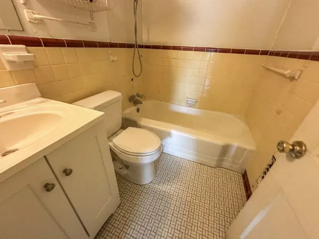 Single Family Residence For Sale in Bowie County , 2302 N Akin Street, Texarkana, Texas 75501, 3 Bedroom, 2 Bathroom, Garage spaces, 1,475 Sqft, built in 1960, mls#21301213, Real Estate Agent in Texarkana, Homes For Sale in Bowie county, Homes For Sale in Texarkana, Realtor in Texarkana Texas, Real Estate Brokerage Independent Realty Texas, Luminita Cordes Realtor