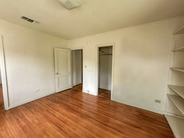 Single Family Residence For Sale in Bowie County , 2302 N Akin Street, Texarkana, Texas 75501, 3 Bedroom, 2 Bathroom, Garage spaces, 1,475 Sqft, built in 1960, mls#21301213, Real Estate Agent in Texarkana, Homes For Sale in Bowie county, Homes For Sale in Texarkana, Realtor in Texarkana Texas, Real Estate Brokerage Independent Realty Texas, Luminita Cordes Realtor