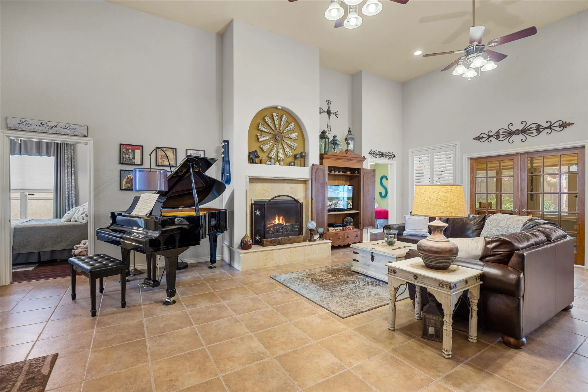 Single Family Residence For Sale in Somervell County , 110 Valley View, Glen Rose, Texas 76043, 3 Bedroom, 2 Bathroom, 2 Garage spaces, 2,165 Sqft, built in 2006, mls#21290253, Real Estate Agent in Glen Rose, Homes For Sale in Somervell county, Homes For Sale in Glen Rose, Realtor in Glen Rose Texas, Real Estate Brokerage Independent Realty Texas, Luminita Cordes Realtor