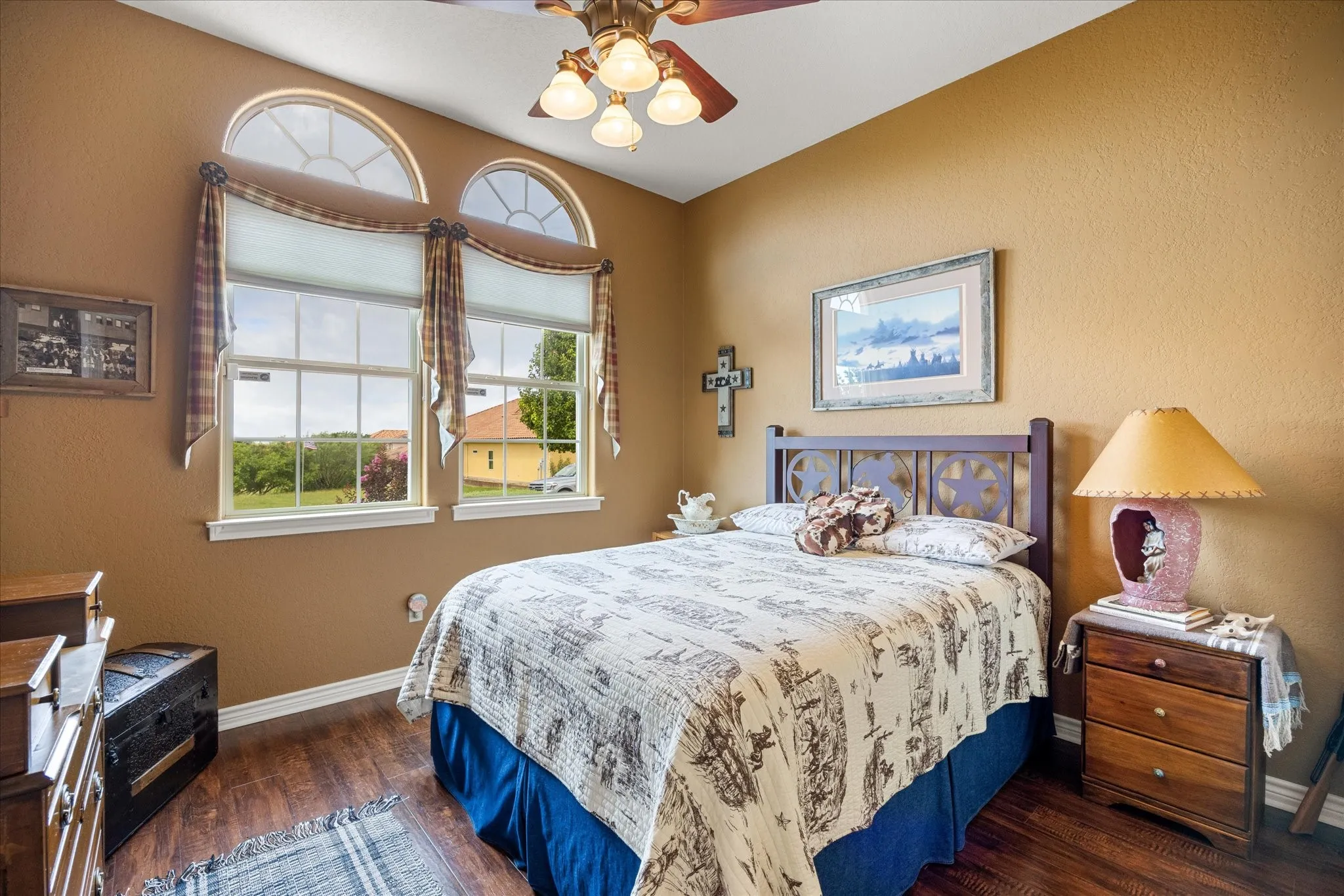 Single Family Residence For Sale in Somervell County , 110 Valley View, Glen Rose, Texas 76043, 3 Bedroom, 2 Bathroom, 2 Garage spaces, 2,165 Sqft, built in 2006, mls#21290253, Real Estate Agent in Glen Rose, Homes For Sale in Somervell county, Homes For Sale in Glen Rose, Realtor in Glen Rose Texas, Real Estate Brokerage Independent Realty Texas, Luminita Cordes Realtor