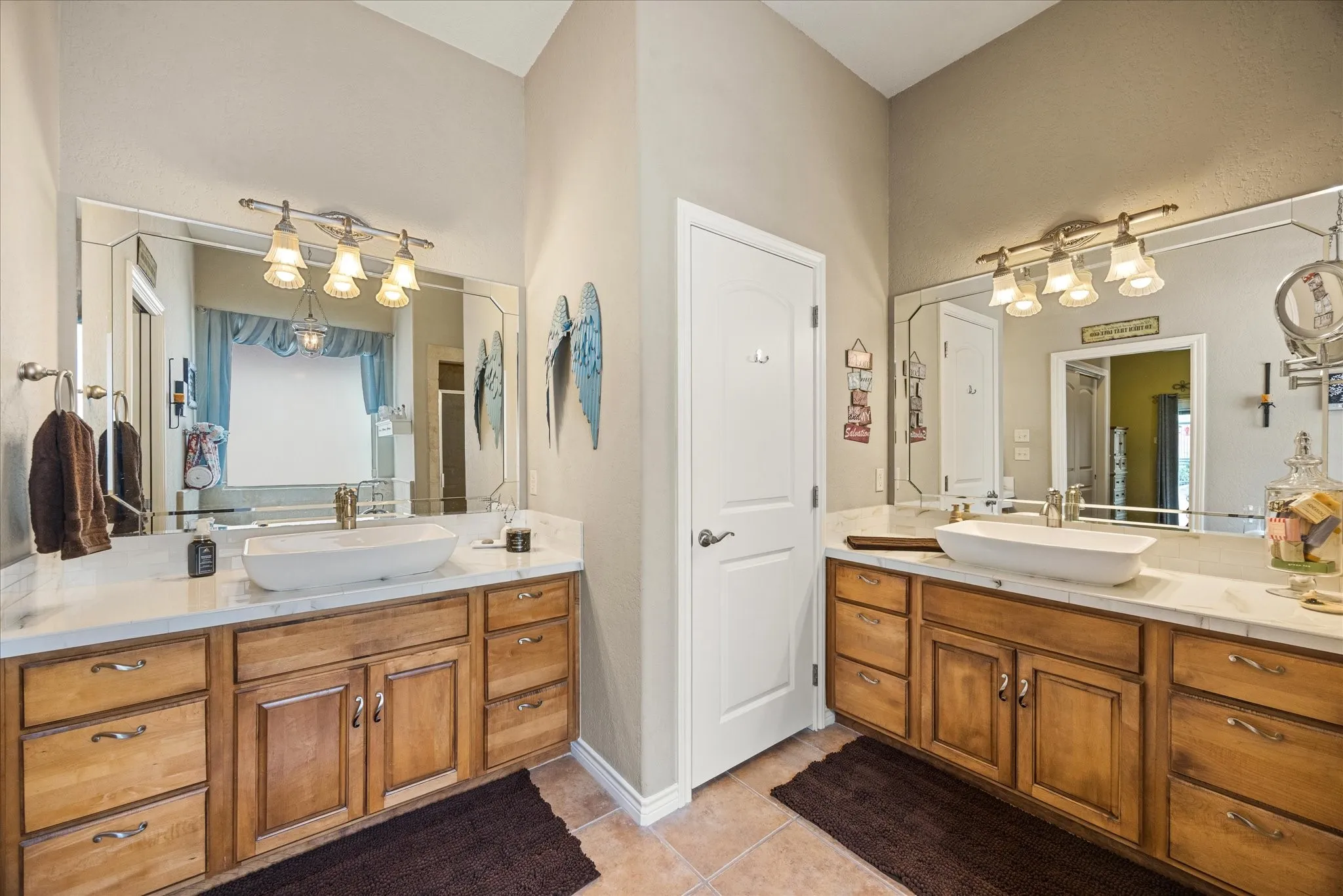 Single Family Residence For Sale in Somervell County , 110 Valley View, Glen Rose, Texas 76043, 3 Bedroom, 2 Bathroom, 2 Garage spaces, 2,165 Sqft, built in 2006, mls#21290253, Real Estate Agent in Glen Rose, Homes For Sale in Somervell county, Homes For Sale in Glen Rose, Realtor in Glen Rose Texas, Real Estate Brokerage Independent Realty Texas, Luminita Cordes Realtor