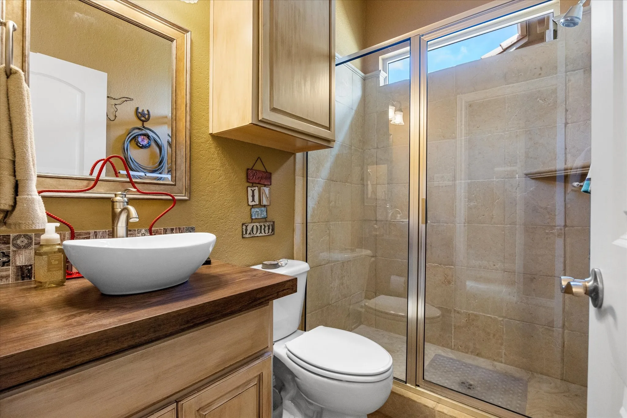 Single Family Residence For Sale in Somervell County , 110 Valley View, Glen Rose, Texas 76043, 3 Bedroom, 2 Bathroom, 2 Garage spaces, 2,165 Sqft, built in 2006, mls#21290253, Real Estate Agent in Glen Rose, Homes For Sale in Somervell county, Homes For Sale in Glen Rose, Realtor in Glen Rose Texas, Real Estate Brokerage Independent Realty Texas, Luminita Cordes Realtor