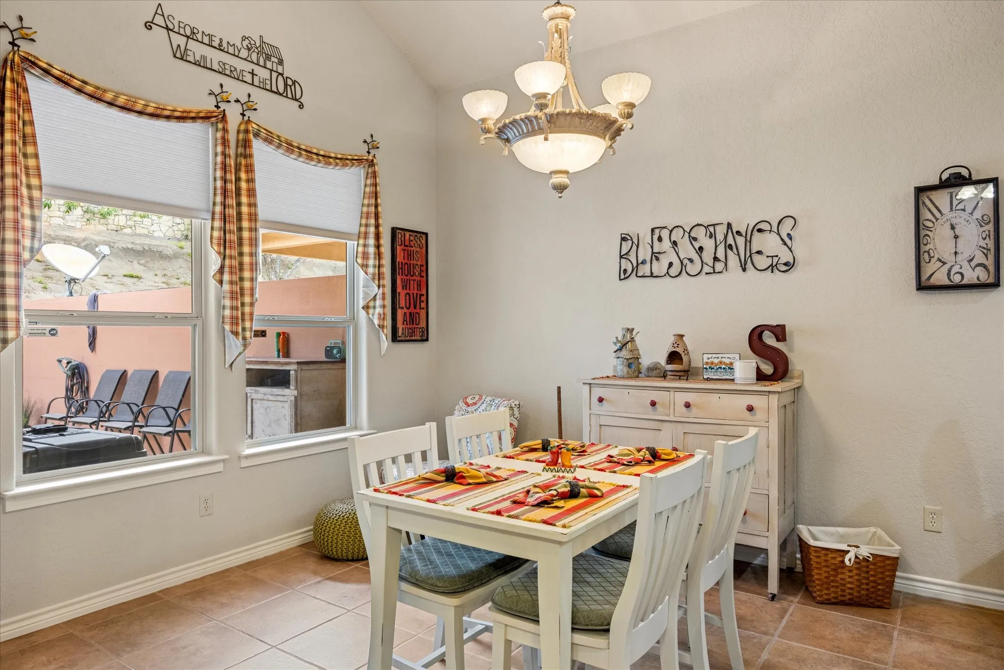 Single Family Residence For Sale in Somervell County , 110 Valley View, Glen Rose, Texas 76043, 3 Bedroom, 2 Bathroom, 2 Garage spaces, 2,165 Sqft, built in 2006, mls#21290253, Real Estate Agent in Glen Rose, Homes For Sale in Somervell county, Homes For Sale in Glen Rose, Realtor in Glen Rose Texas, Real Estate Brokerage Independent Realty Texas, Luminita Cordes Realtor