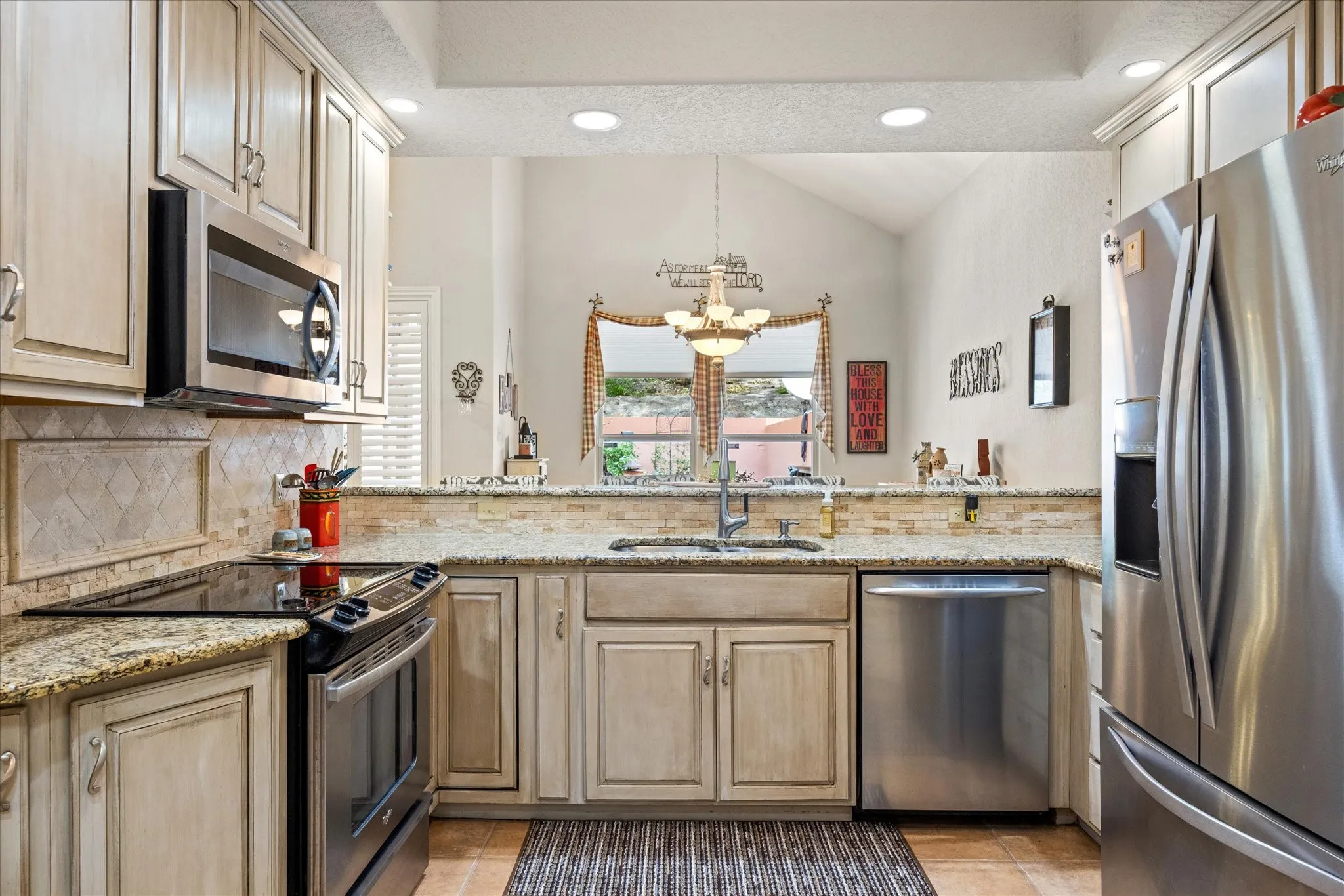 Single Family Residence For Sale in Somervell County , 110 Valley View, Glen Rose, Texas 76043, 3 Bedroom, 2 Bathroom, 2 Garage spaces, 2,165 Sqft, built in 2006, mls#21290253, Real Estate Agent in Glen Rose, Homes For Sale in Somervell county, Homes For Sale in Glen Rose, Realtor in Glen Rose Texas, Real Estate Brokerage Independent Realty Texas, Luminita Cordes Realtor