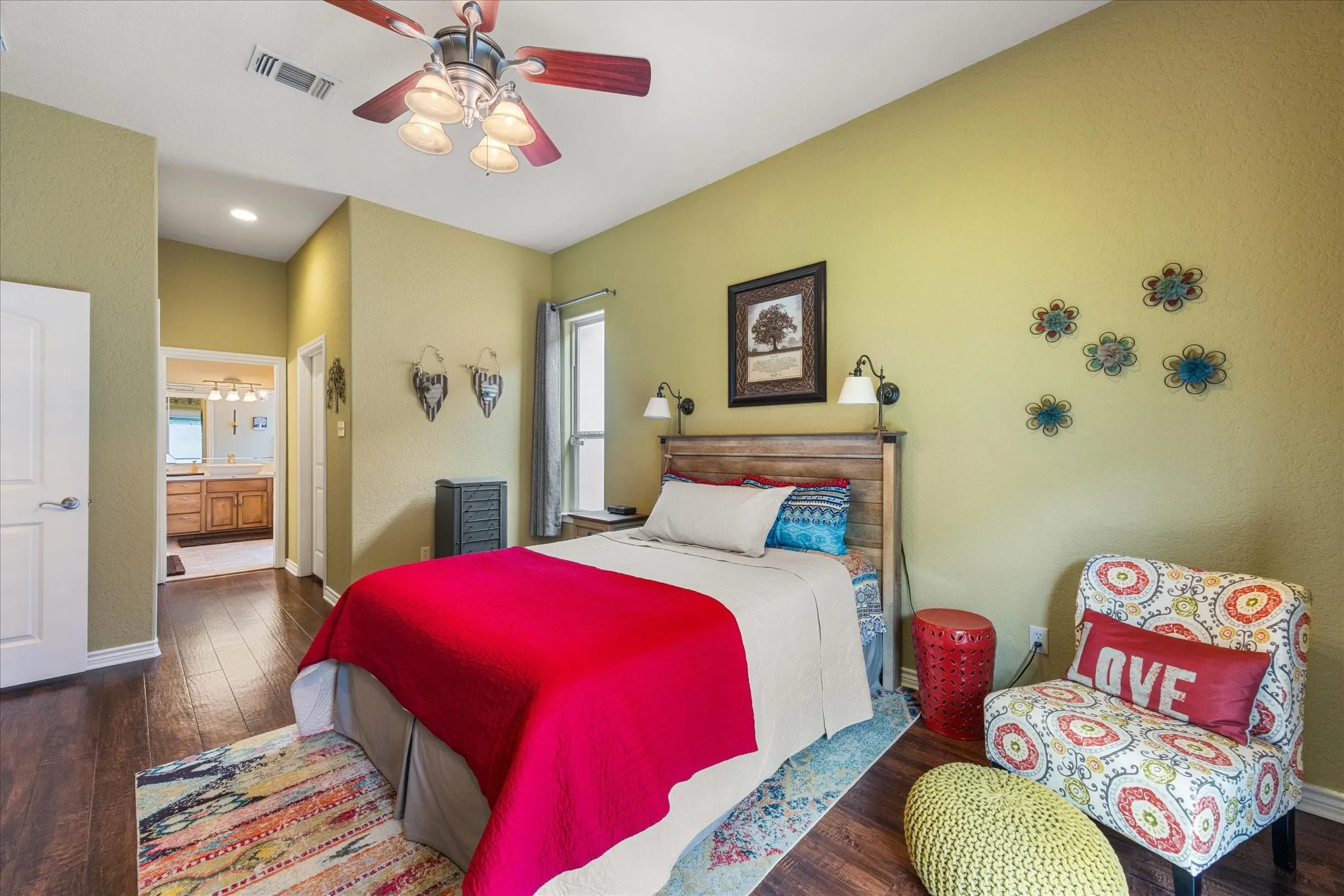 Single Family Residence For Sale in Somervell County , 110 Valley View, Glen Rose, Texas 76043, 3 Bedroom, 2 Bathroom, 2 Garage spaces, 2,165 Sqft, built in 2006, mls#21290253, Real Estate Agent in Glen Rose, Homes For Sale in Somervell county, Homes For Sale in Glen Rose, Realtor in Glen Rose Texas, Real Estate Brokerage Independent Realty Texas, Luminita Cordes Realtor