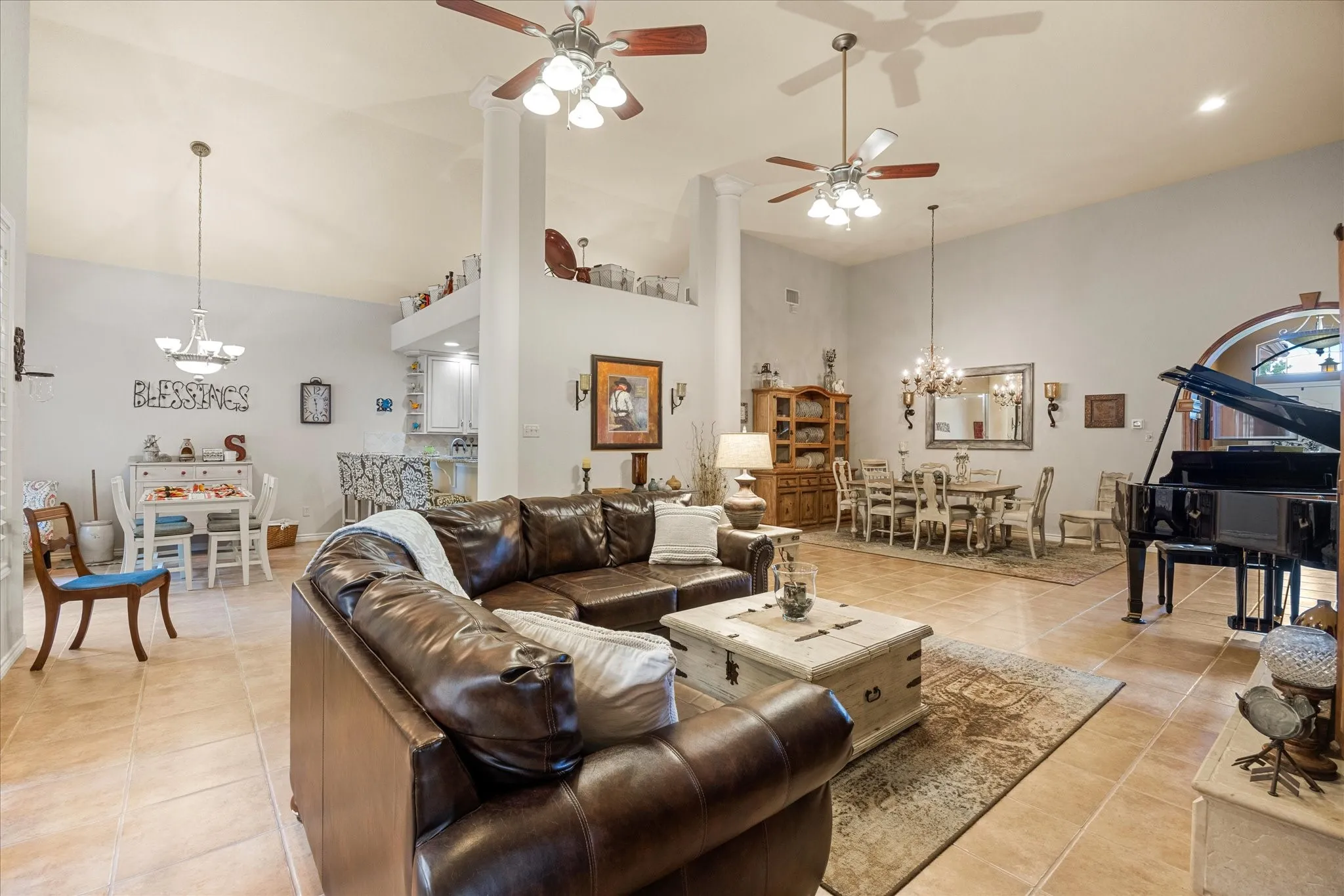Single Family Residence For Sale in Somervell County , 110 Valley View, Glen Rose, Texas 76043, 3 Bedroom, 2 Bathroom, 2 Garage spaces, 2,165 Sqft, built in 2006, mls#21290253, Real Estate Agent in Glen Rose, Homes For Sale in Somervell county, Homes For Sale in Glen Rose, Realtor in Glen Rose Texas, Real Estate Brokerage Independent Realty Texas, Luminita Cordes Realtor