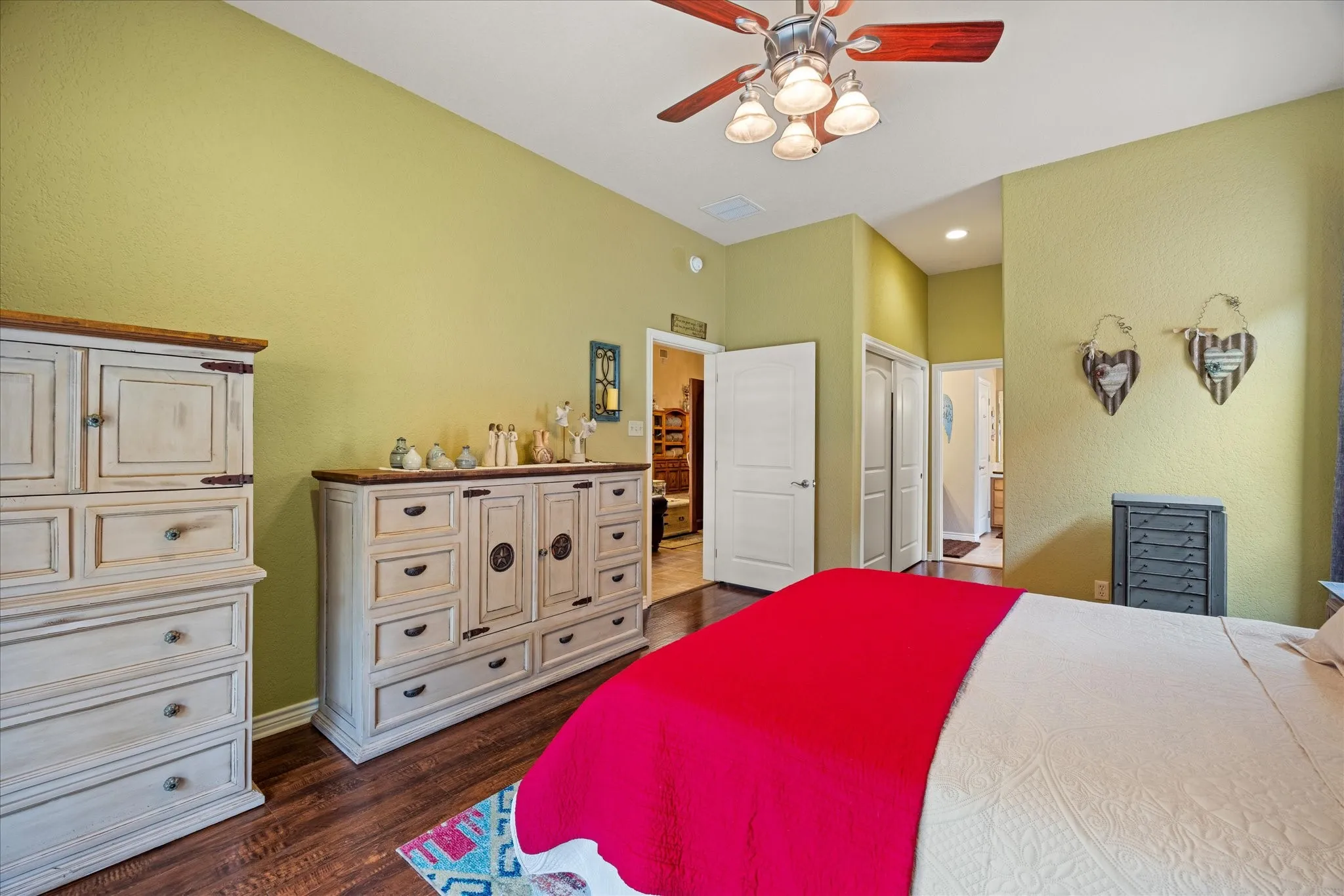 Single Family Residence For Sale in Somervell County , 110 Valley View, Glen Rose, Texas 76043, 3 Bedroom, 2 Bathroom, 2 Garage spaces, 2,165 Sqft, built in 2006, mls#21290253, Real Estate Agent in Glen Rose, Homes For Sale in Somervell county, Homes For Sale in Glen Rose, Realtor in Glen Rose Texas, Real Estate Brokerage Independent Realty Texas, Luminita Cordes Realtor