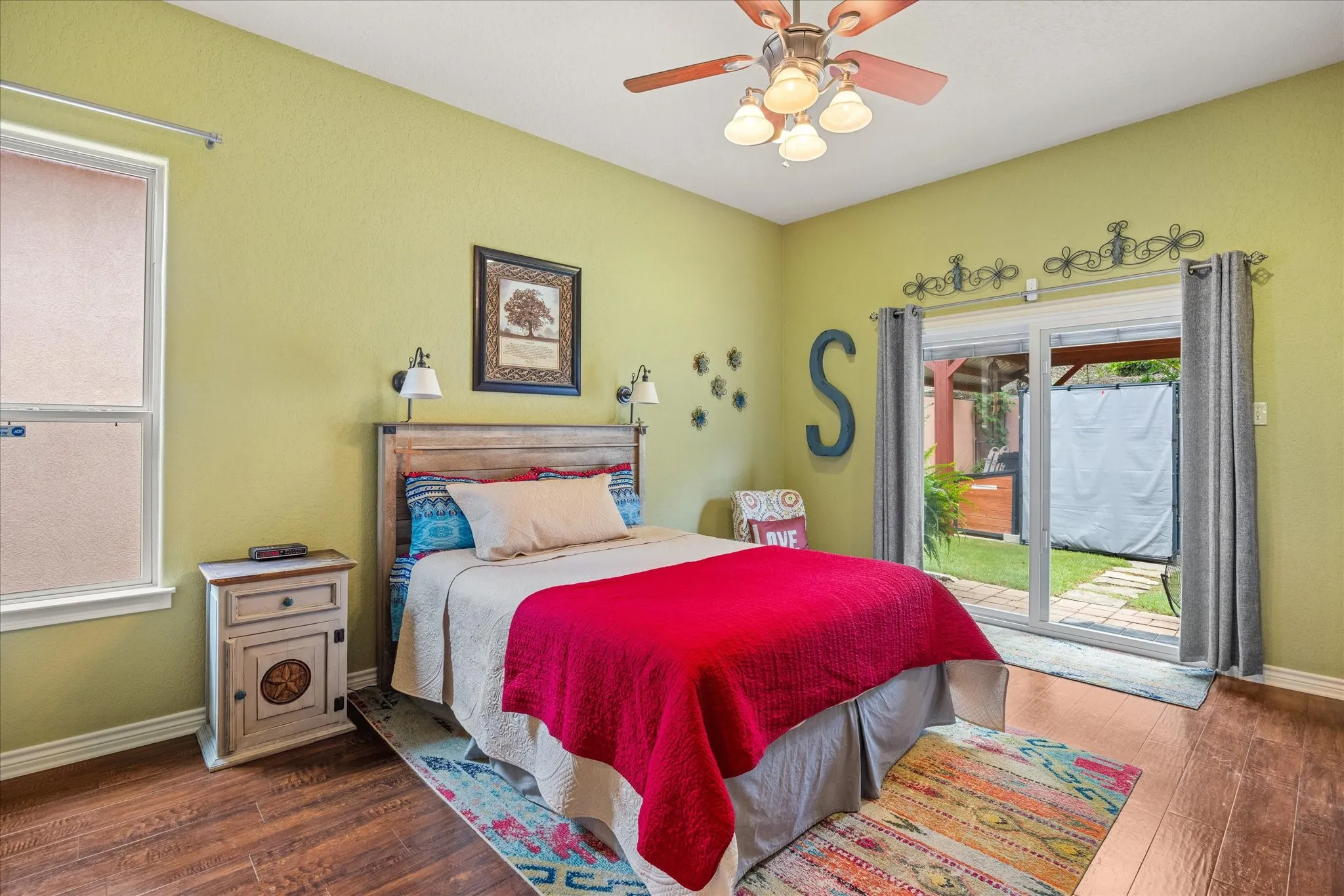 Single Family Residence For Sale in Somervell County , 110 Valley View, Glen Rose, Texas 76043, 3 Bedroom, 2 Bathroom, 2 Garage spaces, 2,165 Sqft, built in 2006, mls#21290253, Real Estate Agent in Glen Rose, Homes For Sale in Somervell county, Homes For Sale in Glen Rose, Realtor in Glen Rose Texas, Real Estate Brokerage Independent Realty Texas, Luminita Cordes Realtor