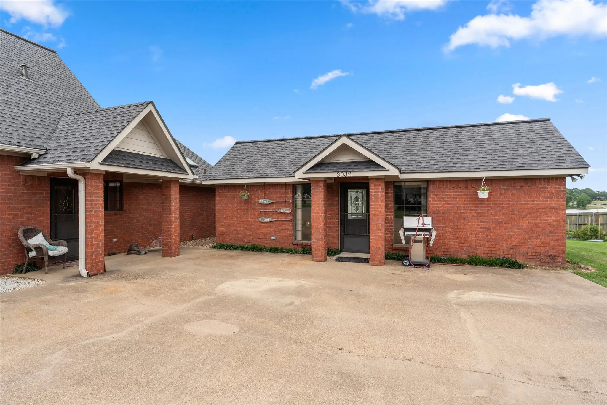 Single Family Residence For Sale in Wood County , 3034 State Highway 154, Quitman, Texas 75783, 4 Bedroom, 4 Bathroom, 2 Garage spaces, 2,763 Sqft, built in 1996, mls#21298812, Real Estate Agent in Quitman, Homes For Sale in Wood county, Homes For Sale in Quitman, Realtor in Quitman Texas, Real Estate Brokerage Independent Realty Texas, Luminita Cordes Realtor