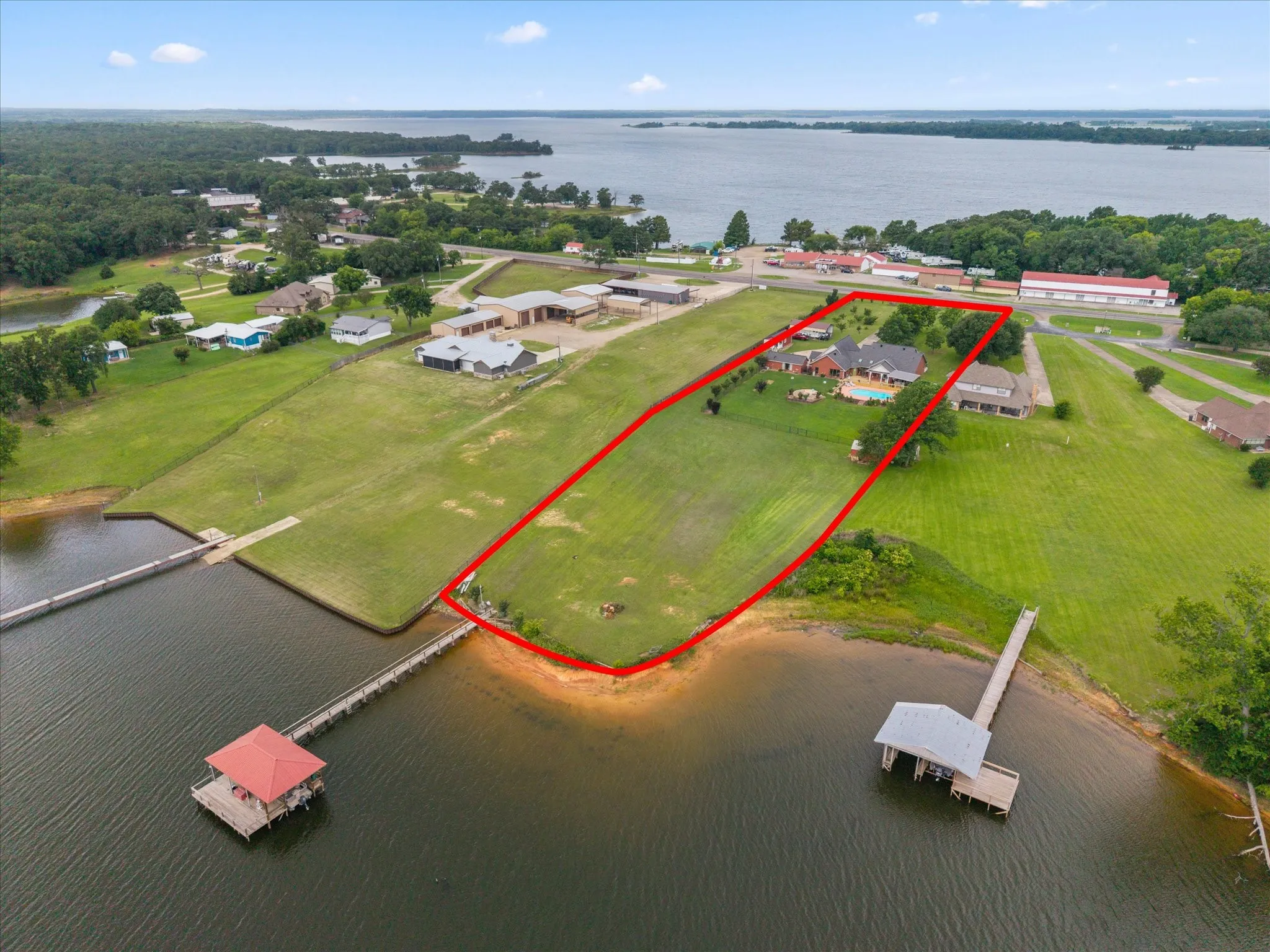Single Family Residence For Sale in Wood County , 3034 State Highway 154, Quitman, Texas 75783, 4 Bedroom, 4 Bathroom, 2 Garage spaces, 2,763 Sqft, built in 1996, mls#21298812, Real Estate Agent in Quitman, Homes For Sale in Wood county, Homes For Sale in Quitman, Realtor in Quitman Texas, Real Estate Brokerage Independent Realty Texas, Luminita Cordes Realtor