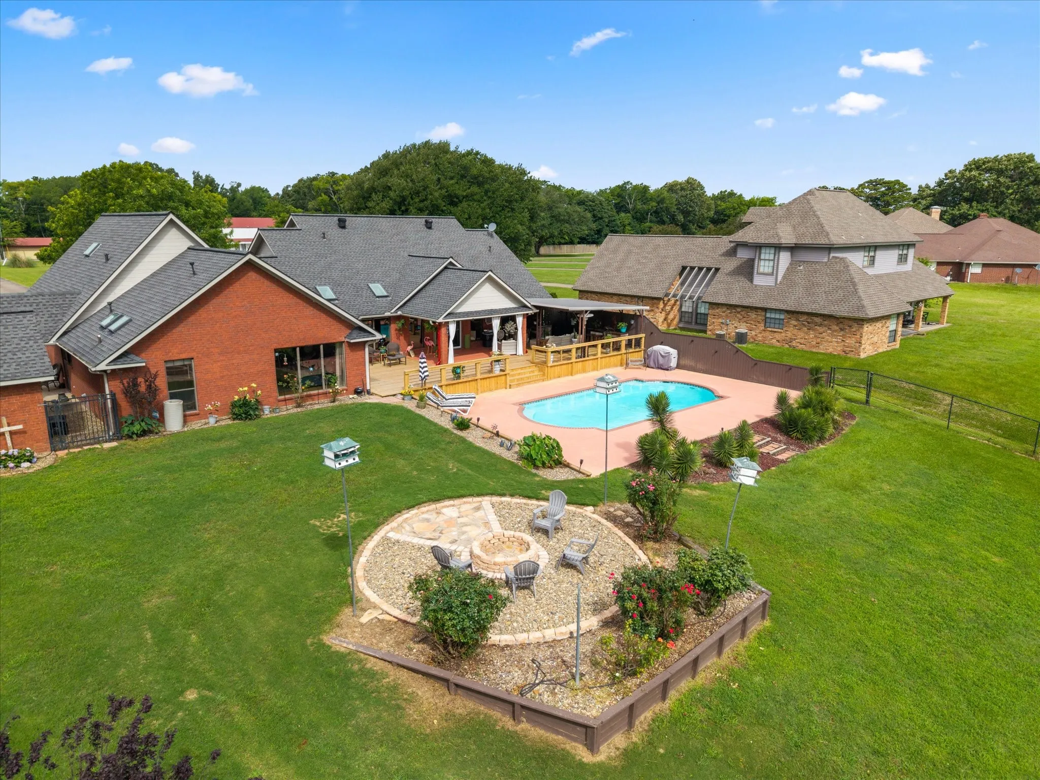 Single Family Residence For Sale in Wood County , 3034 State Highway 154, Quitman, Texas 75783, 4 Bedroom, 4 Bathroom, 2 Garage spaces, 2,763 Sqft, built in 1996, mls#21298812, Real Estate Agent in Quitman, Homes For Sale in Wood county, Homes For Sale in Quitman, Realtor in Quitman Texas, Real Estate Brokerage Independent Realty Texas, Luminita Cordes Realtor