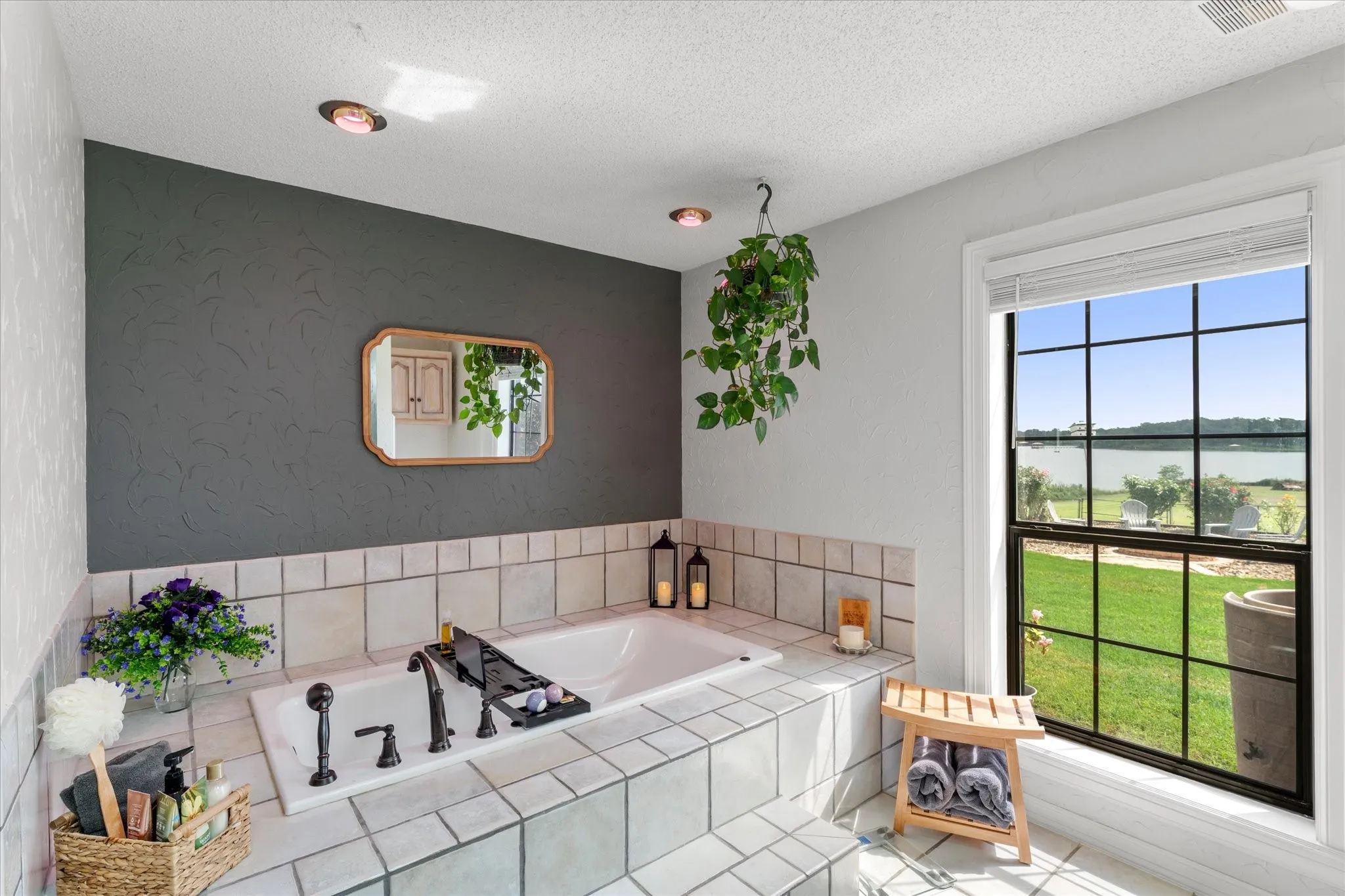 Single Family Residence For Sale in Wood County , 3034 State Highway 154, Quitman, Texas 75783, 4 Bedroom, 4 Bathroom, 2 Garage spaces, 2,763 Sqft, built in 1996, mls#21298812, Real Estate Agent in Quitman, Homes For Sale in Wood county, Homes For Sale in Quitman, Realtor in Quitman Texas, Real Estate Brokerage Independent Realty Texas, Luminita Cordes Realtor