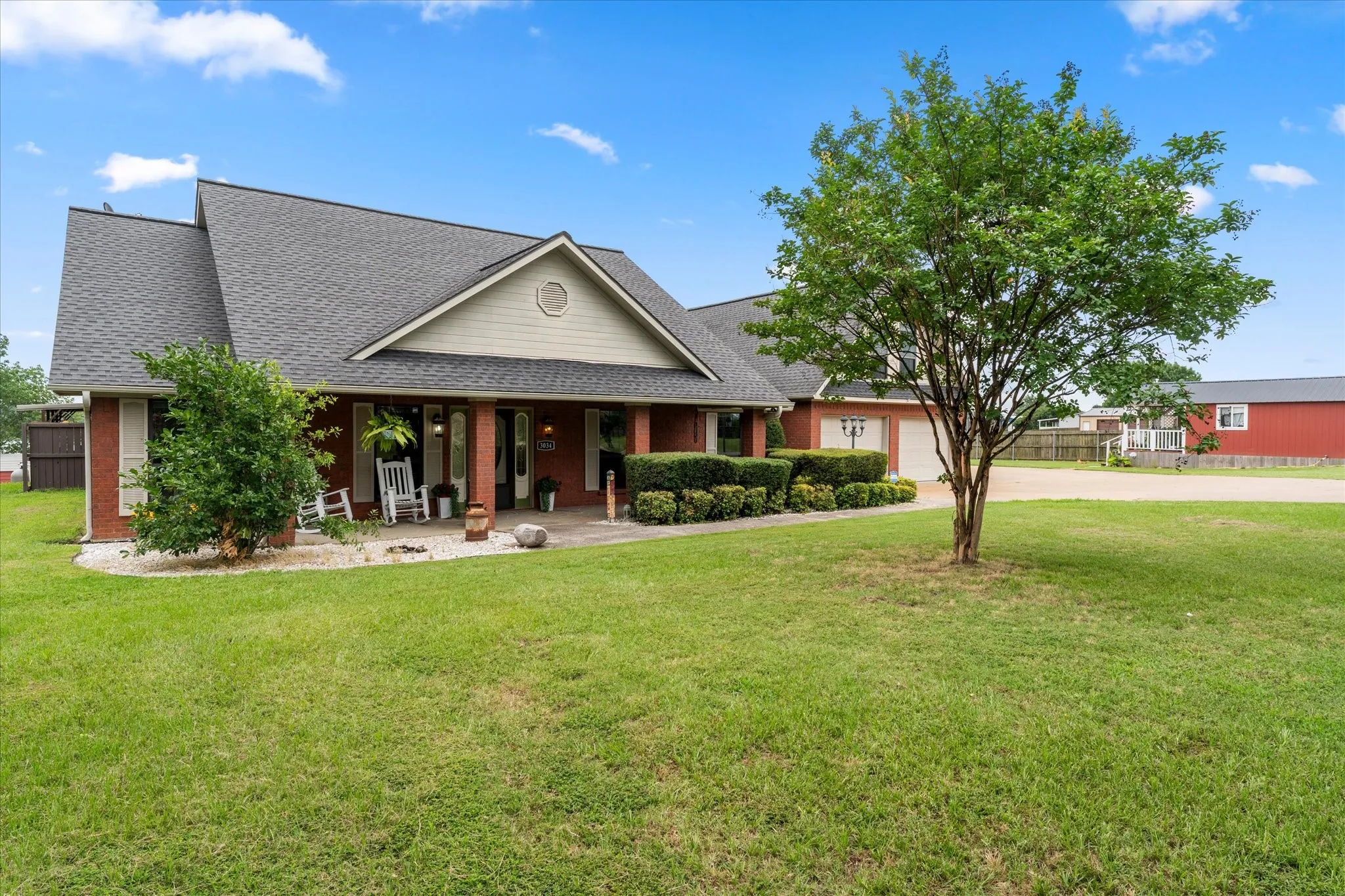Single Family Residence For Sale in Wood County , 3034 State Highway 154, Quitman, Texas 75783, 4 Bedroom, 4 Bathroom, 2 Garage spaces, 2,763 Sqft, built in 1996, mls#21298812, Real Estate Agent in Quitman, Homes For Sale in Wood county, Homes For Sale in Quitman, Realtor in Quitman Texas, Real Estate Brokerage Independent Realty Texas, Luminita Cordes Realtor