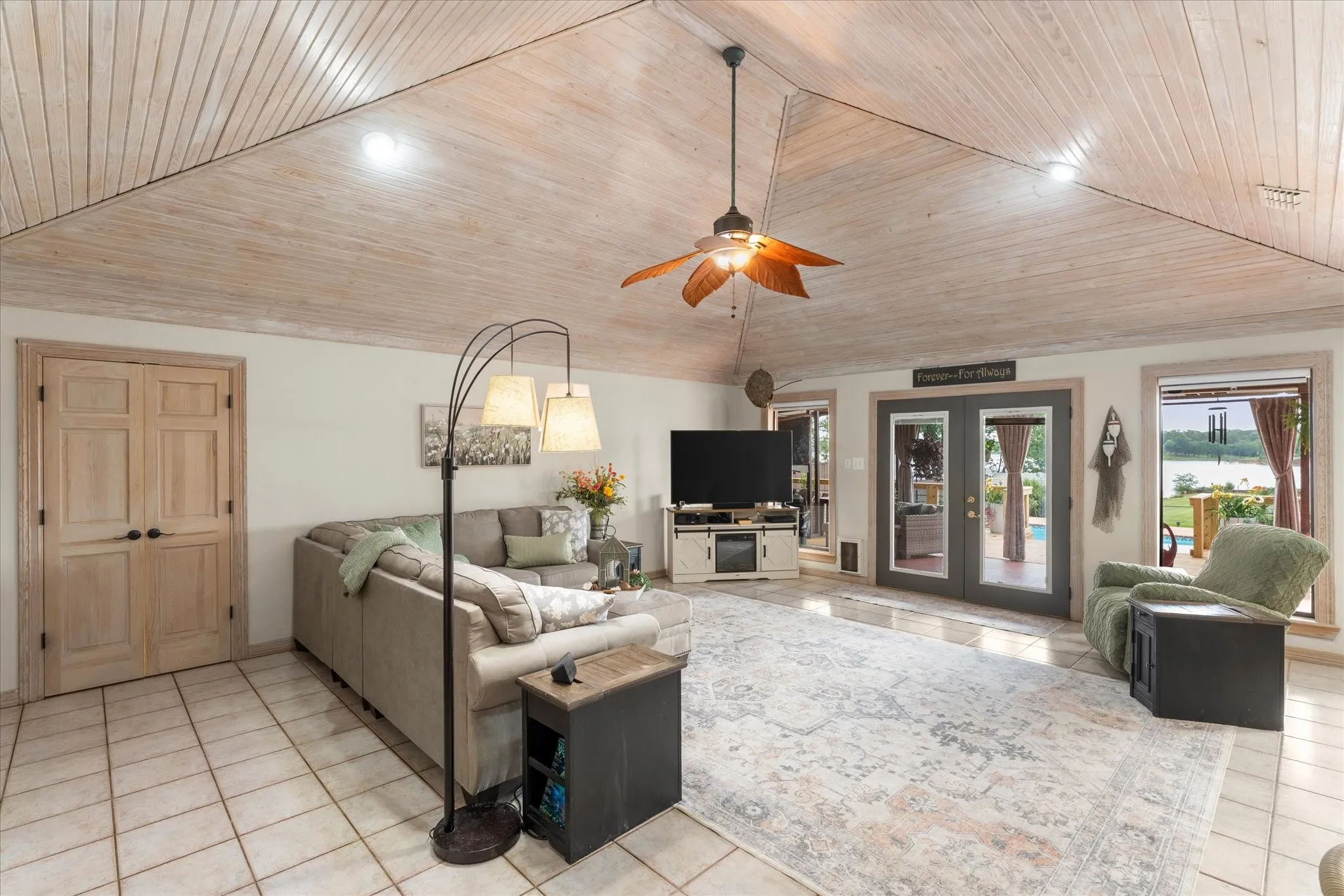 Single Family Residence For Sale in Wood County , 3034 State Highway 154, Quitman, Texas 75783, 4 Bedroom, 4 Bathroom, 2 Garage spaces, 2,763 Sqft, built in 1996, mls#21298812, Real Estate Agent in Quitman, Homes For Sale in Wood county, Homes For Sale in Quitman, Realtor in Quitman Texas, Real Estate Brokerage Independent Realty Texas, Luminita Cordes Realtor
