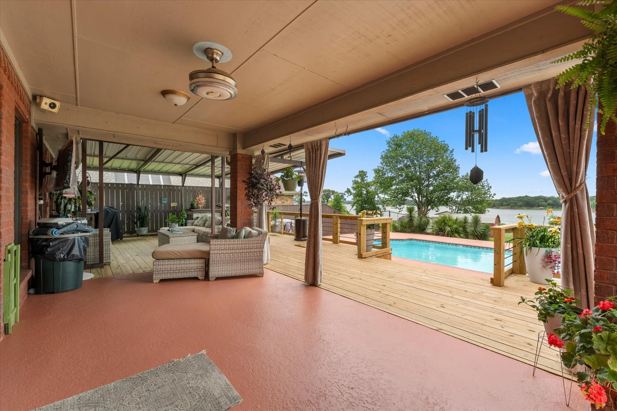 Single Family Residence For Sale in Wood County , 3034 State Highway 154, Quitman, Texas 75783, 4 Bedroom, 4 Bathroom, 2 Garage spaces, 2,763 Sqft, built in 1996, mls#21298812, Real Estate Agent in Quitman, Homes For Sale in Wood county, Homes For Sale in Quitman, Realtor in Quitman Texas, Real Estate Brokerage Independent Realty Texas, Luminita Cordes Realtor