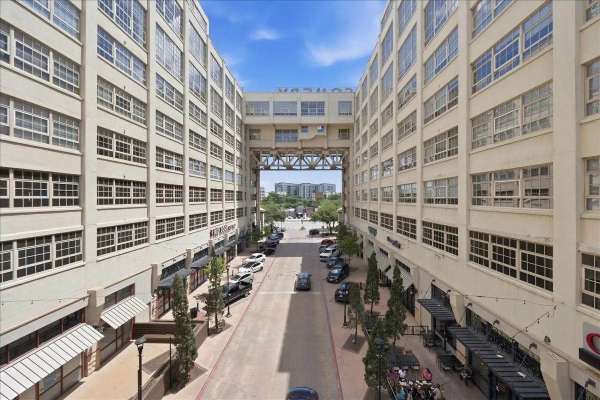 Condominium For Sale in Tarrant County , 2600 W 7th Street 2722, Fort Worth, Texas 76107, 2 Bedroom, 2 Bathroom, 2 Garage spaces, 1,263 Sqft, built in 1928, mls#21296954, Real Estate Agent in Fort Worth, Homes For Sale in Tarrant county, Homes For Sale in Fort Worth, Realtor in Fort Worth Texas, Real Estate Brokerage Independent Realty Texas, Luminita Cordes Realtor