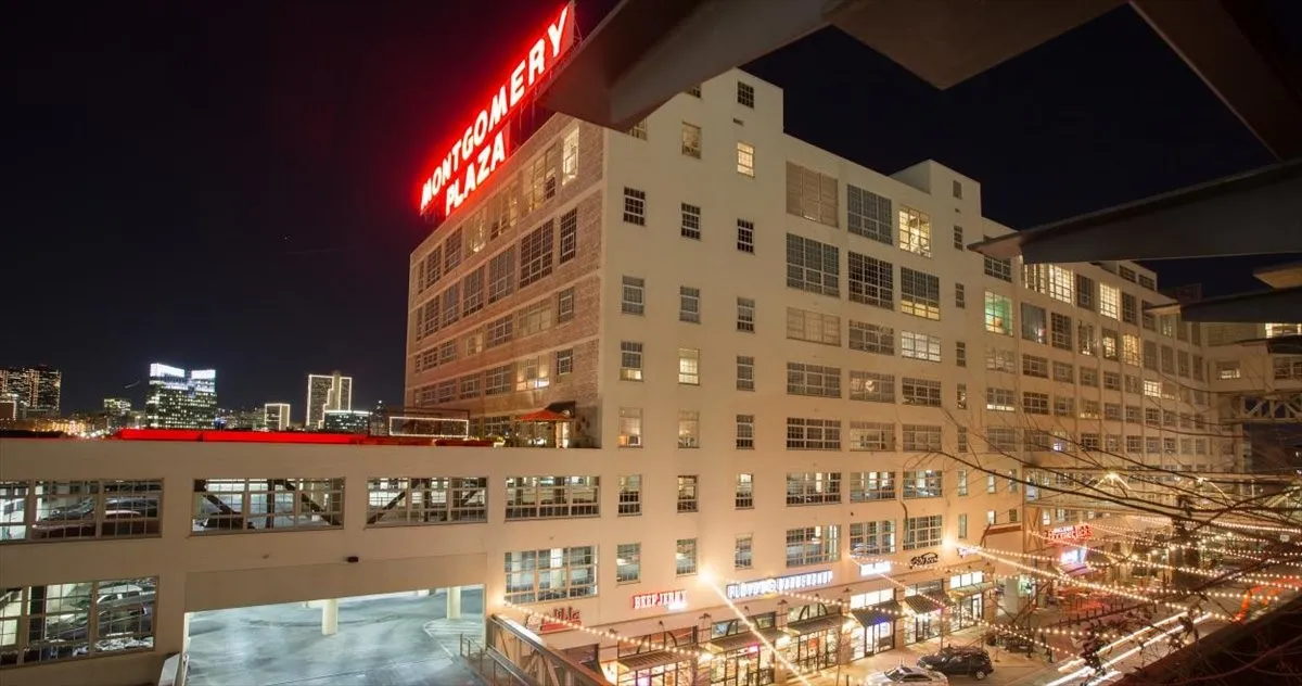 Condominium For Sale in Tarrant County , 2600 W 7th Street 2722, Fort Worth, Texas 76107, 2 Bedroom, 2 Bathroom, 2 Garage spaces, 1,263 Sqft, built in 1928, mls#21296954, Real Estate Agent in Fort Worth, Homes For Sale in Tarrant county, Homes For Sale in Fort Worth, Realtor in Fort Worth Texas, Real Estate Brokerage Independent Realty Texas, Luminita Cordes Realtor
