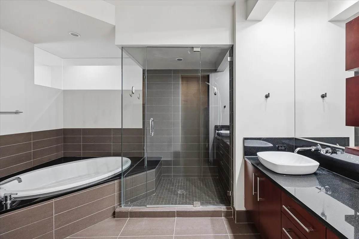 Condominium For Sale in Tarrant County , 2600 W 7th Street 2722, Fort Worth, Texas 76107, 2 Bedroom, 2 Bathroom, 2 Garage spaces, 1,263 Sqft, built in 1928, mls#21296954, Real Estate Agent in Fort Worth, Homes For Sale in Tarrant county, Homes For Sale in Fort Worth, Realtor in Fort Worth Texas, Real Estate Brokerage Independent Realty Texas, Luminita Cordes Realtor