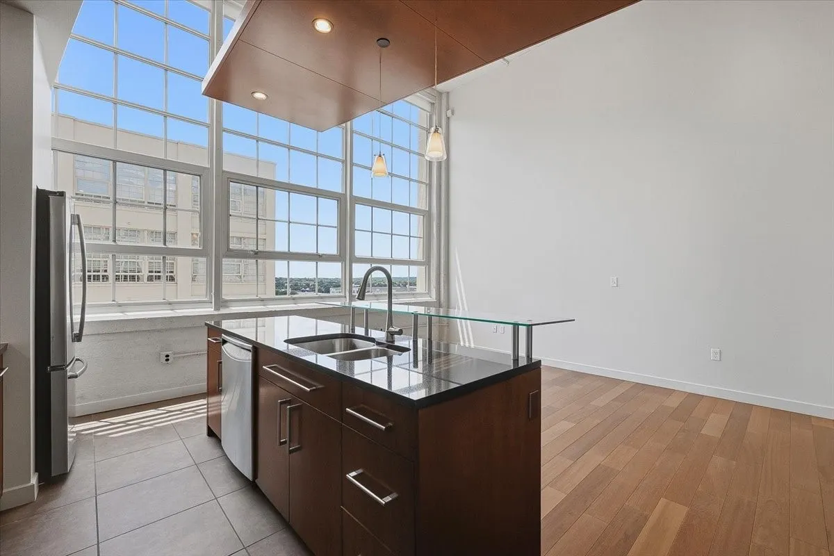 Condominium For Sale in Tarrant County , 2600 W 7th Street 2722, Fort Worth, Texas 76107, 2 Bedroom, 2 Bathroom, 2 Garage spaces, 1,263 Sqft, built in 1928, mls#21296954, Real Estate Agent in Fort Worth, Homes For Sale in Tarrant county, Homes For Sale in Fort Worth, Realtor in Fort Worth Texas, Real Estate Brokerage Independent Realty Texas, Luminita Cordes Realtor