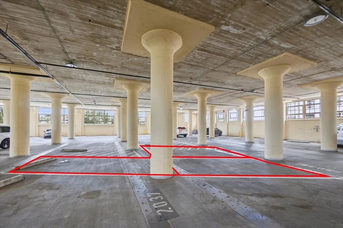 Parking spaces with option for 3rd parking space