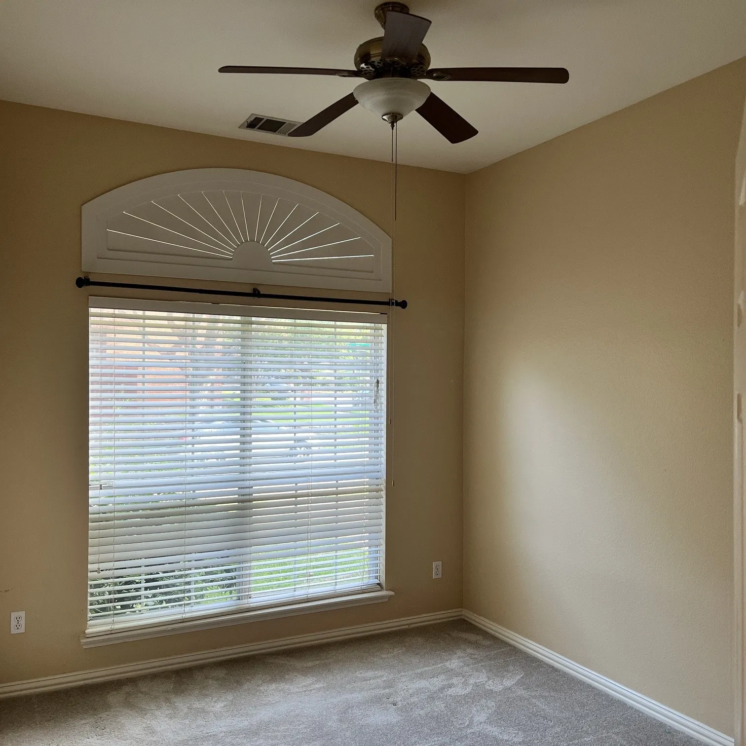 Single Family Residence For Rent in Collin County , 3004 Blue Mesa Drive, Plano, Texas 75025, 4 Bedrooms, 2 Bathrooms, 2 Garage spaces, 1,924 Sqft, built in 1996, Price $2,550, mls#21300940, Real Estate Agent in Plano, Homes For Rent in Collin county, Homes For Rent in Plano, Realtor in Plano Texas, Real Estate Brokerage Independent Realty Texas, Luminita Cordes Realtor