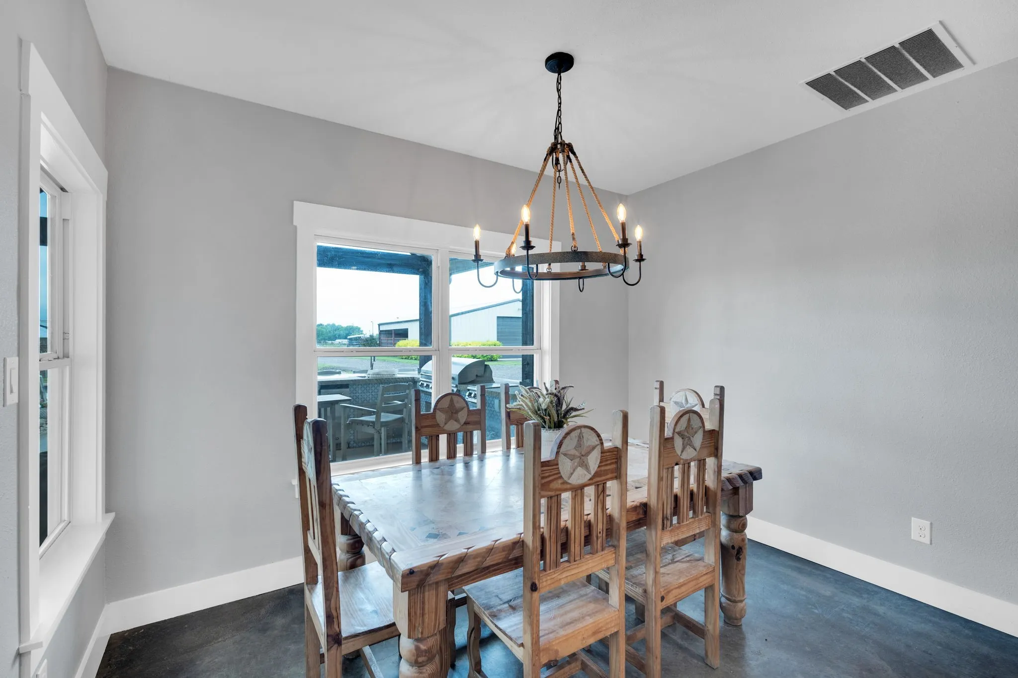 Single Family Residence For Sale in Ellis County , 61 Rockett Lane, Pecan Hill, Texas 75154, 4 Bedroom, 3 Bathroom, 1 Garage spaces, 2,885 Sqft, built in 2016, mls#21297961, Real Estate Agent in Pecan Hill, Homes For Sale in Ellis county, Homes For Sale in Pecan Hill, Realtor in Pecan Hill Texas, Real Estate Brokerage Independent Realty Texas, Luminita Cordes Realtor