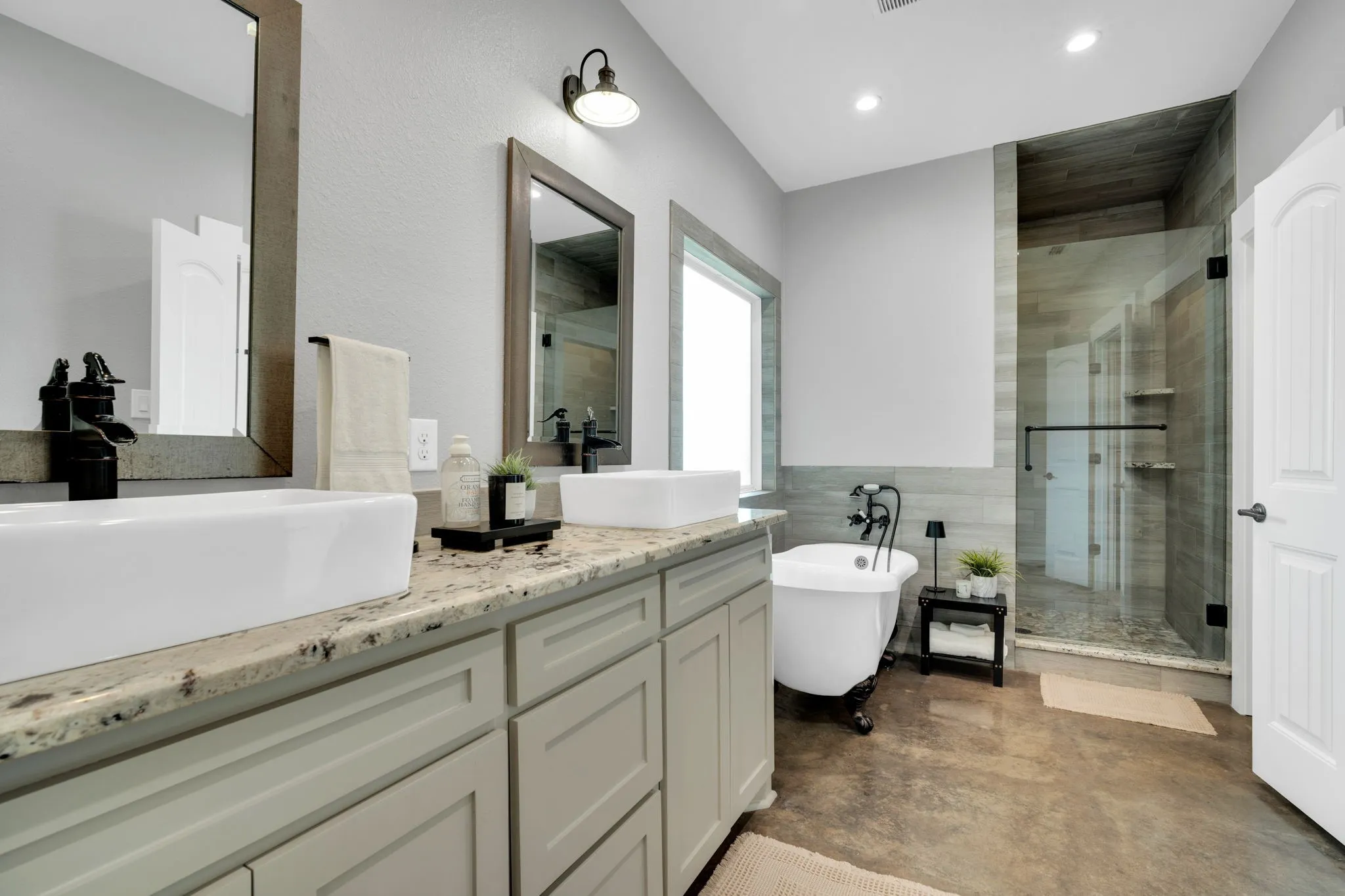 Single Family Residence For Sale in Ellis County , 61 Rockett Lane, Pecan Hill, Texas 75154, 4 Bedroom, 3 Bathroom, 1 Garage spaces, 2,885 Sqft, built in 2016, mls#21297961, Real Estate Agent in Pecan Hill, Homes For Sale in Ellis county, Homes For Sale in Pecan Hill, Realtor in Pecan Hill Texas, Real Estate Brokerage Independent Realty Texas, Luminita Cordes Realtor