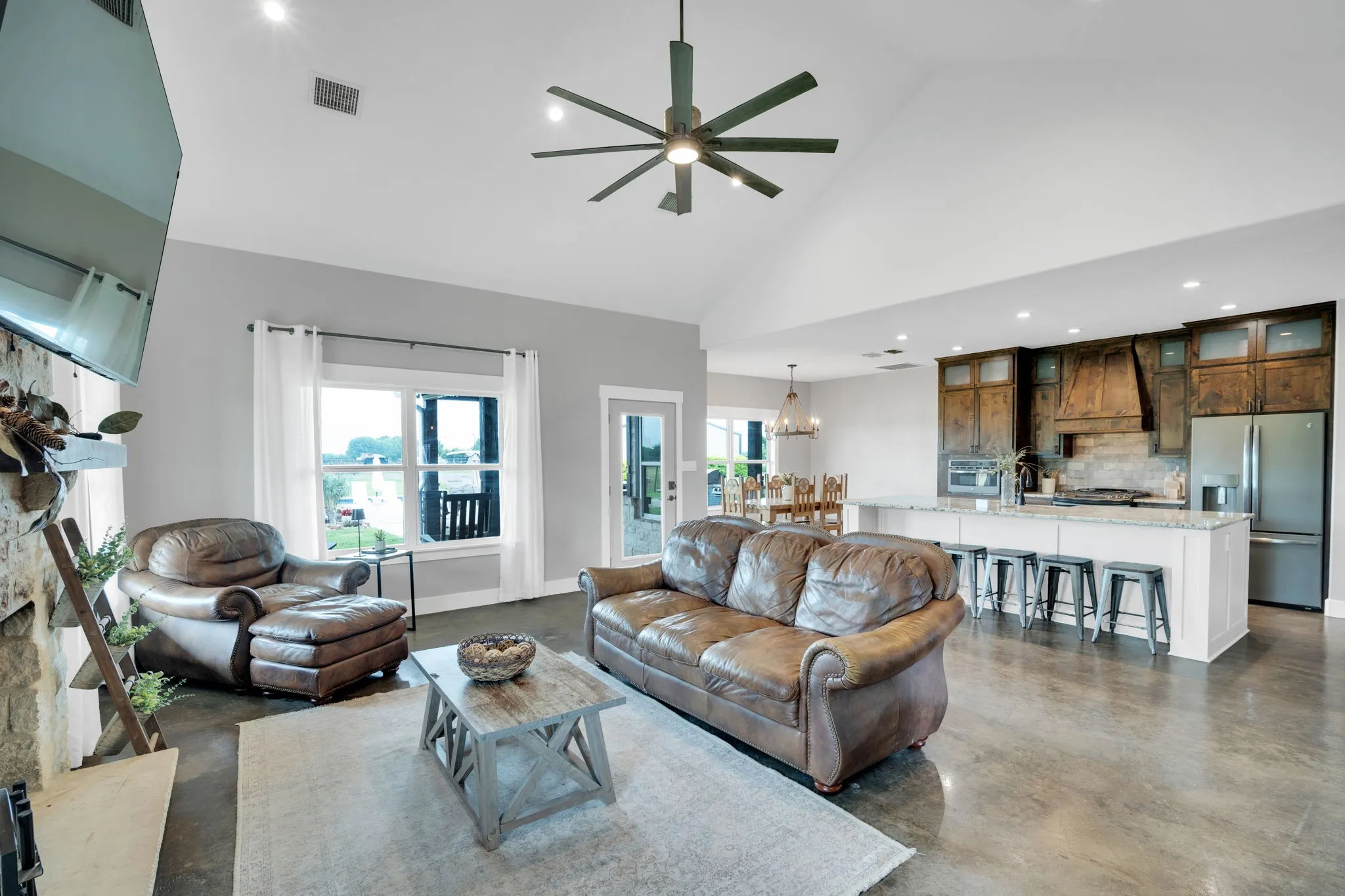 Single Family Residence For Sale in Ellis County , 61 Rockett Lane, Pecan Hill, Texas 75154, 4 Bedroom, 3 Bathroom, 1 Garage spaces, 2,885 Sqft, built in 2016, mls#21297961, Real Estate Agent in Pecan Hill, Homes For Sale in Ellis county, Homes For Sale in Pecan Hill, Realtor in Pecan Hill Texas, Real Estate Brokerage Independent Realty Texas, Luminita Cordes Realtor