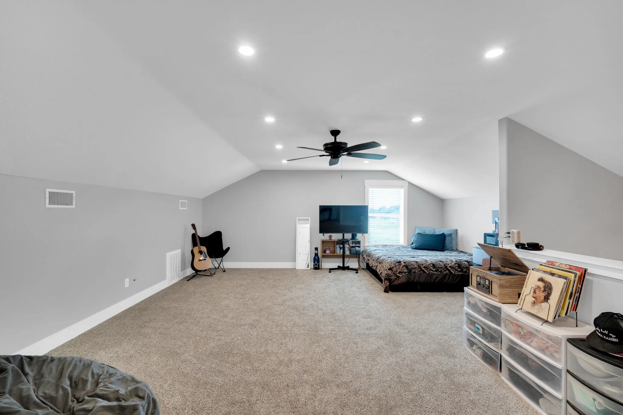 Single Family Residence For Sale in Ellis County , 61 Rockett Lane, Pecan Hill, Texas 75154, 4 Bedroom, 3 Bathroom, 1 Garage spaces, 2,885 Sqft, built in 2016, mls#21297961, Real Estate Agent in Pecan Hill, Homes For Sale in Ellis county, Homes For Sale in Pecan Hill, Realtor in Pecan Hill Texas, Real Estate Brokerage Independent Realty Texas, Luminita Cordes Realtor