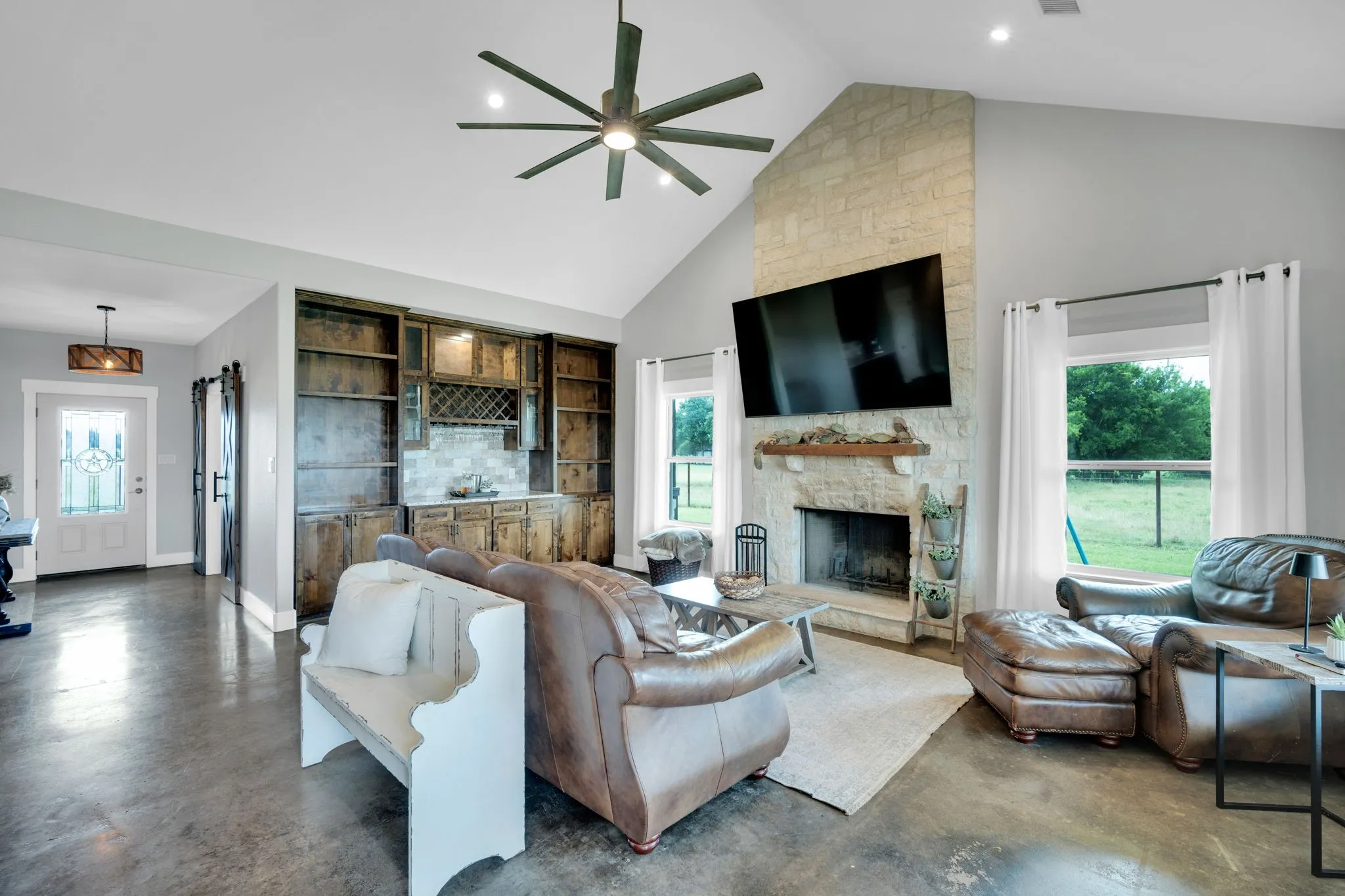 Single Family Residence For Sale in Ellis County , 61 Rockett Lane, Pecan Hill, Texas 75154, 4 Bedroom, 3 Bathroom, 1 Garage spaces, 2,885 Sqft, built in 2016, mls#21297961, Real Estate Agent in Pecan Hill, Homes For Sale in Ellis county, Homes For Sale in Pecan Hill, Realtor in Pecan Hill Texas, Real Estate Brokerage Independent Realty Texas, Luminita Cordes Realtor