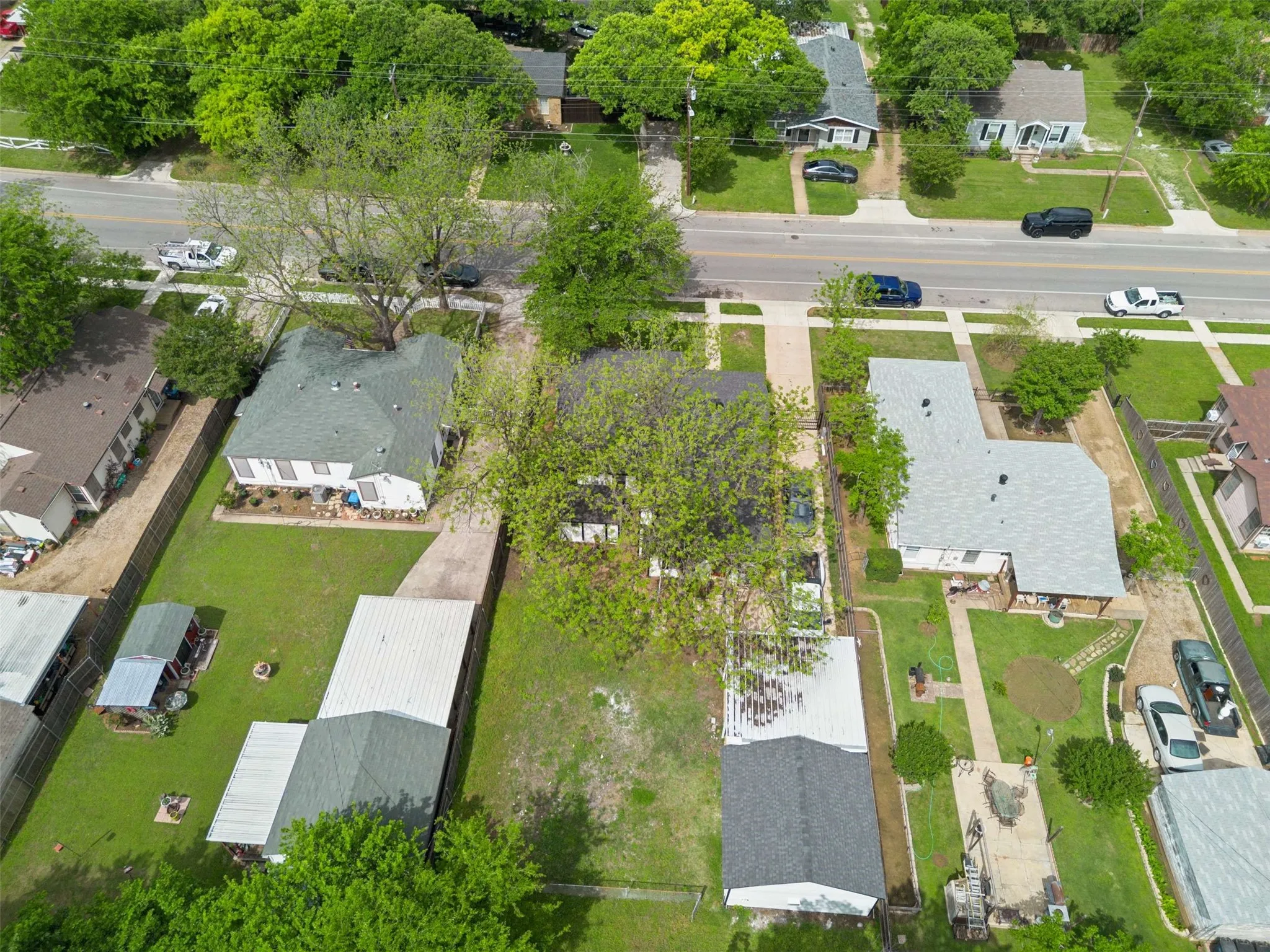 Single Family Residence For Sale in Tarrant County , 4113 Pate Drive, Fort Worth, Texas 76119, 4 Bedroom, 3 Bathroom, 1 Garage spaces, 1,559 Sqft, built in 1955, mls#21301226, Real Estate Agent in Fort Worth, Homes For Sale in Tarrant county, Homes For Sale in Fort Worth, Realtor in Fort Worth Texas, Real Estate Brokerage Independent Realty Texas, Luminita Cordes Realtor