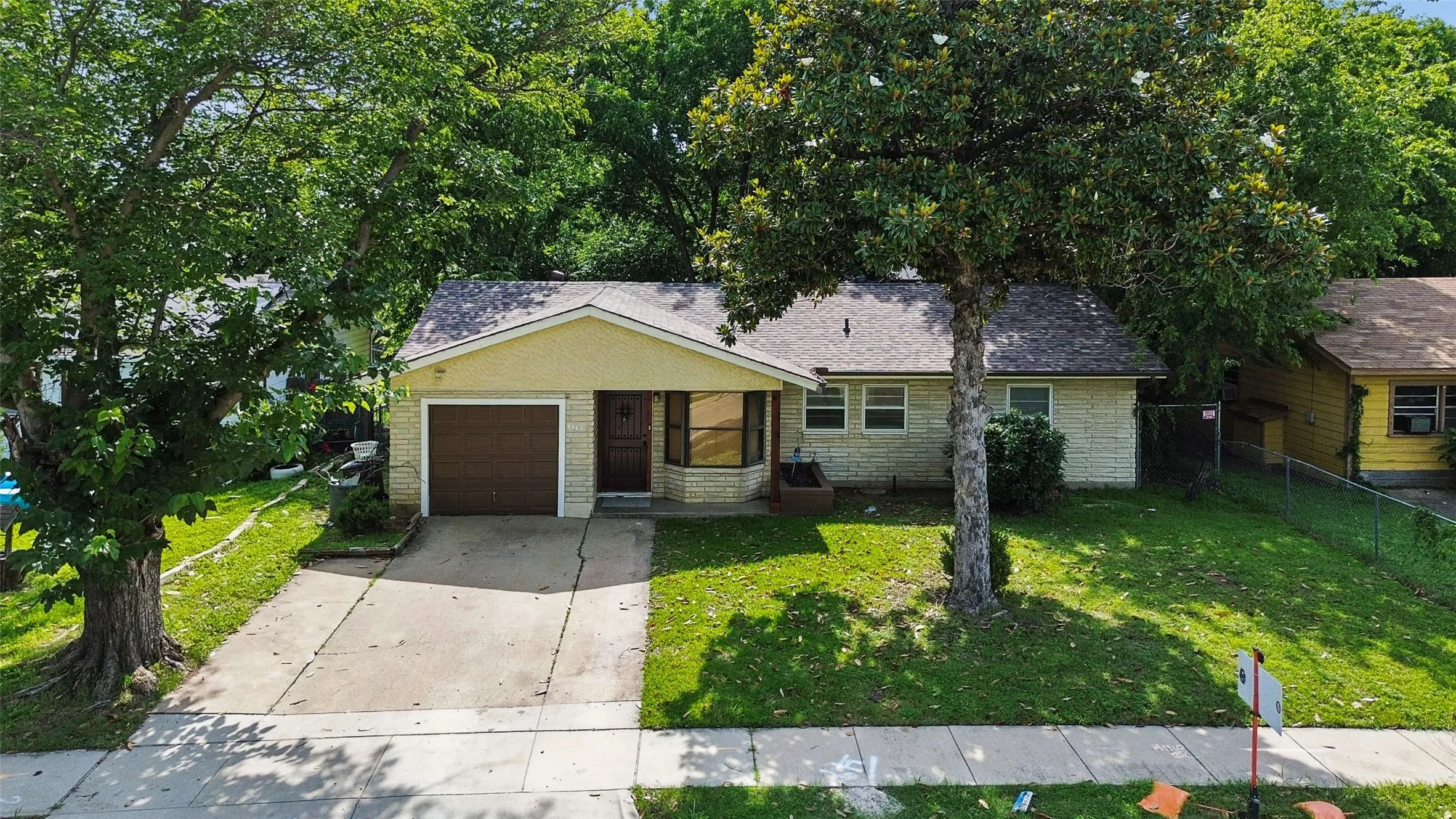 Single Family Residence For Sale in Tarrant County , 4113 Pate Drive, Fort Worth, Texas 76119, 4 Bedroom, 3 Bathroom, 1 Garage spaces, 1,559 Sqft, built in 1955, mls#21301226, Real Estate Agent in Fort Worth, Homes For Sale in Tarrant county, Homes For Sale in Fort Worth, Realtor in Fort Worth Texas, Real Estate Brokerage Independent Realty Texas, Luminita Cordes Realtor