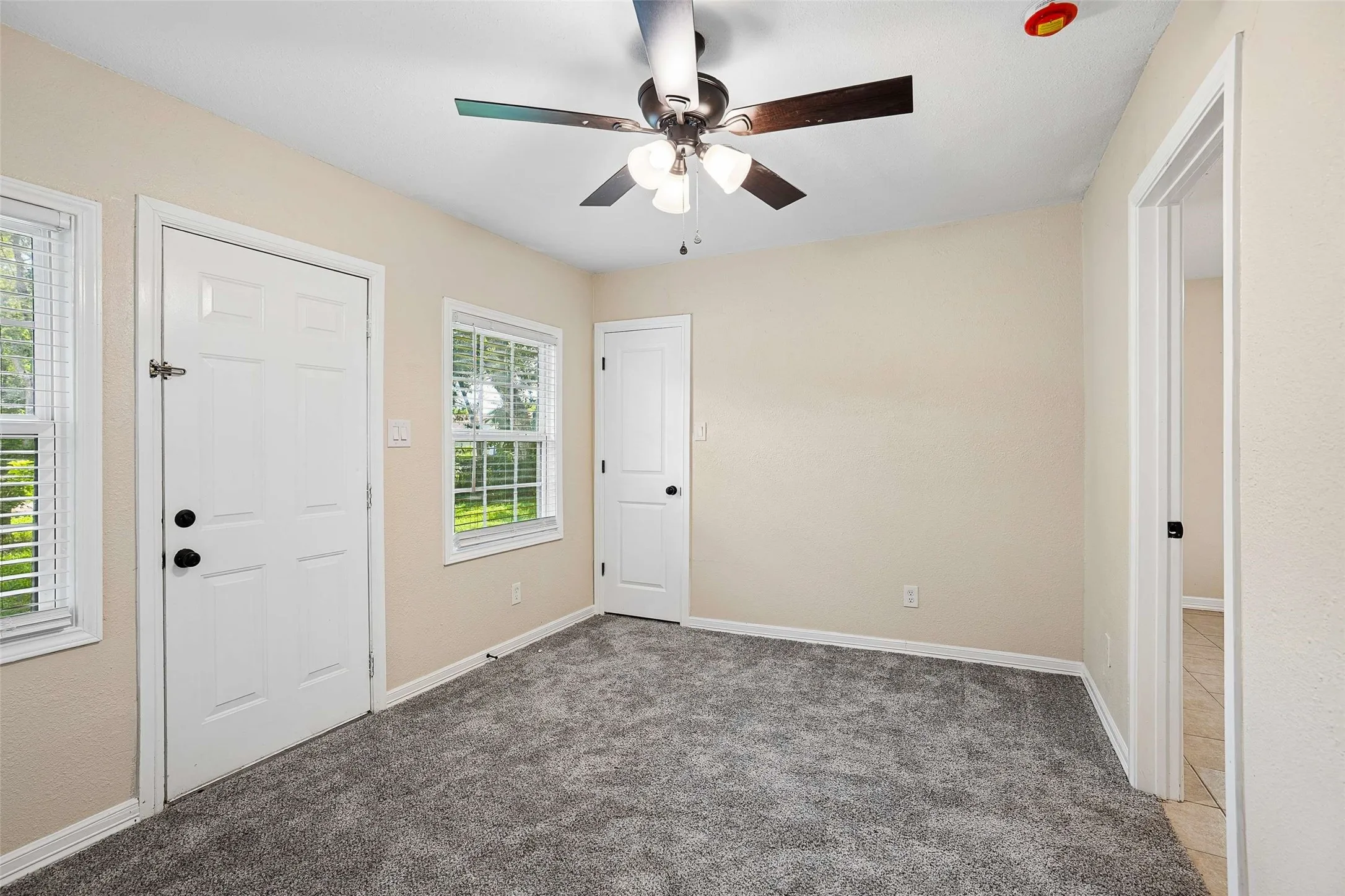 Single Family Residence For Sale in Tarrant County , 4113 Pate Drive, Fort Worth, Texas 76119, 4 Bedroom, 3 Bathroom, 1 Garage spaces, 1,559 Sqft, built in 1955, mls#21301226, Real Estate Agent in Fort Worth, Homes For Sale in Tarrant county, Homes For Sale in Fort Worth, Realtor in Fort Worth Texas, Real Estate Brokerage Independent Realty Texas, Luminita Cordes Realtor