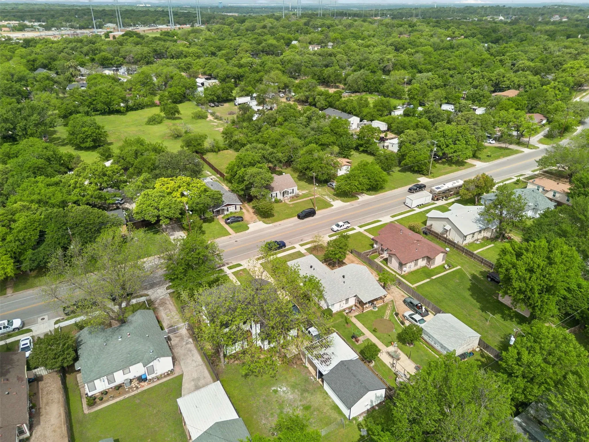 Single Family Residence For Sale in Tarrant County , 4113 Pate Drive, Fort Worth, Texas 76119, 4 Bedroom, 3 Bathroom, 1 Garage spaces, 1,559 Sqft, built in 1955, mls#21301226, Real Estate Agent in Fort Worth, Homes For Sale in Tarrant county, Homes For Sale in Fort Worth, Realtor in Fort Worth Texas, Real Estate Brokerage Independent Realty Texas, Luminita Cordes Realtor