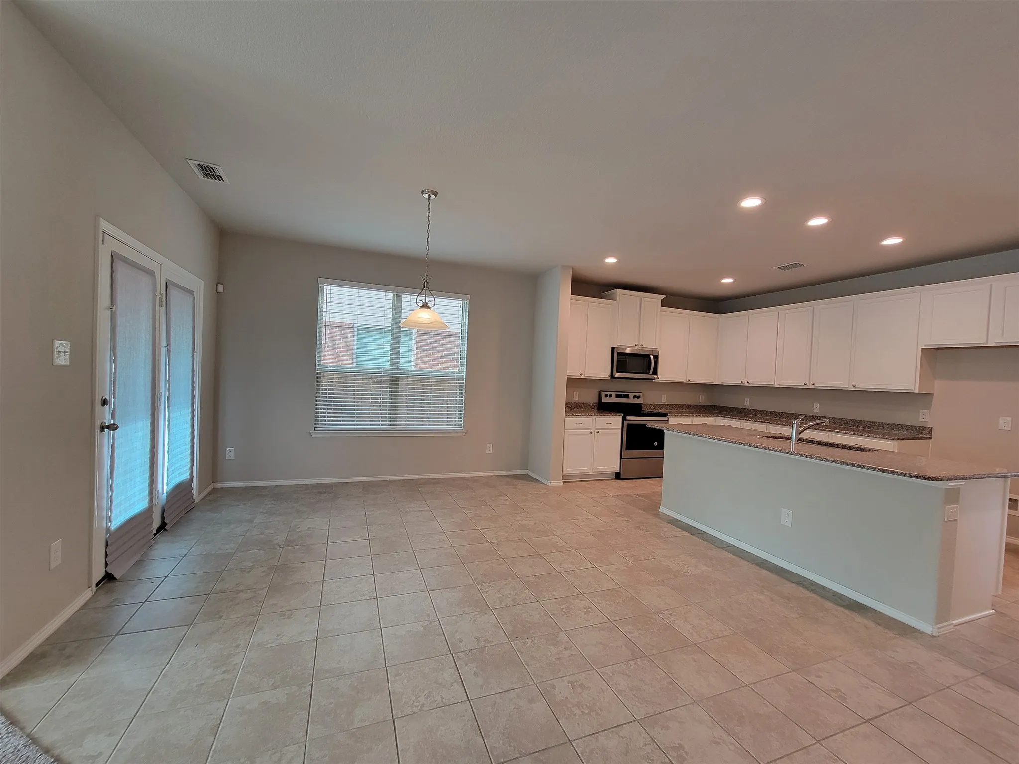 Single Family Residence For Rent in Denton County , 4725 Redbud Drive, Denton, Texas 76208, 4 Bedroom, 3 Bathroom, 2 Garage spaces, 2,480 Sqft, built in 2018, mls#21301081, Real Estate Agent in Denton, Homes For Rent in Denton county, Homes For Rent in Denton, Realtor in Denton Texas, Real Estate Brokerage Independent Realty Texas, Luminita Cordes Realtor
