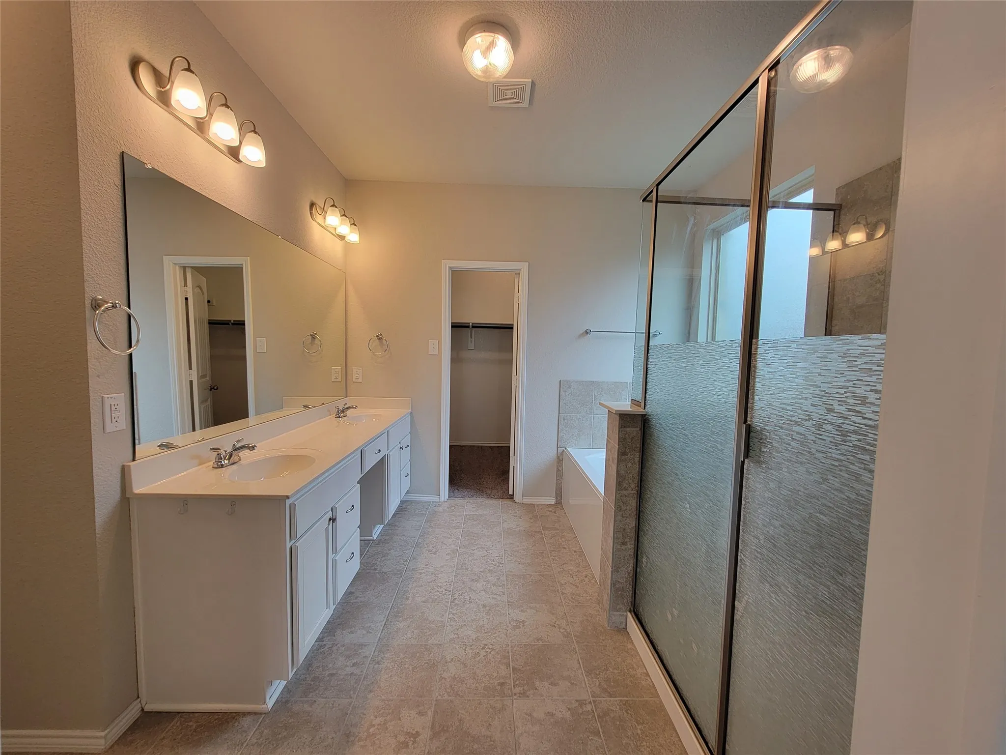 Single Family Residence For Rent in Denton County , 4725 Redbud Drive, Denton, Texas 76208, 4 Bedroom, 3 Bathroom, 2 Garage spaces, 2,480 Sqft, built in 2018, mls#21301081, Real Estate Agent in Denton, Homes For Rent in Denton county, Homes For Rent in Denton, Realtor in Denton Texas, Real Estate Brokerage Independent Realty Texas, Luminita Cordes Realtor