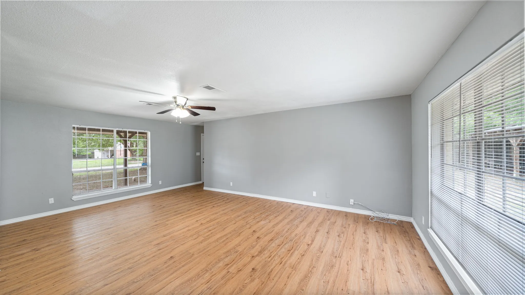 Single Family Residence For Sale in Henderson County , 519 Malibu Drive, Malakoff, Texas 75148, 3 Bedroom, 2 Bathroom, Garage spaces, 1,618 Sqft, built in 1970, mls#21301101, Real Estate Agent in Malakoff, Homes For Sale in Henderson county, Homes For Sale in Malakoff, Realtor in Malakoff Texas, Real Estate Brokerage Independent Realty Texas, Luminita Cordes Realtor