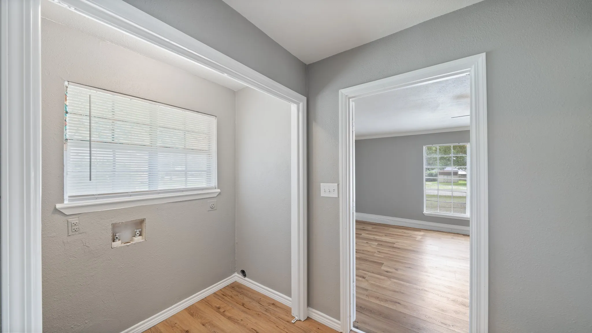 Single Family Residence For Sale in Henderson County , 519 Malibu Drive, Malakoff, Texas 75148, 3 Bedroom, 2 Bathroom, Garage spaces, 1,618 Sqft, built in 1970, mls#21301101, Real Estate Agent in Malakoff, Homes For Sale in Henderson county, Homes For Sale in Malakoff, Realtor in Malakoff Texas, Real Estate Brokerage Independent Realty Texas, Luminita Cordes Realtor