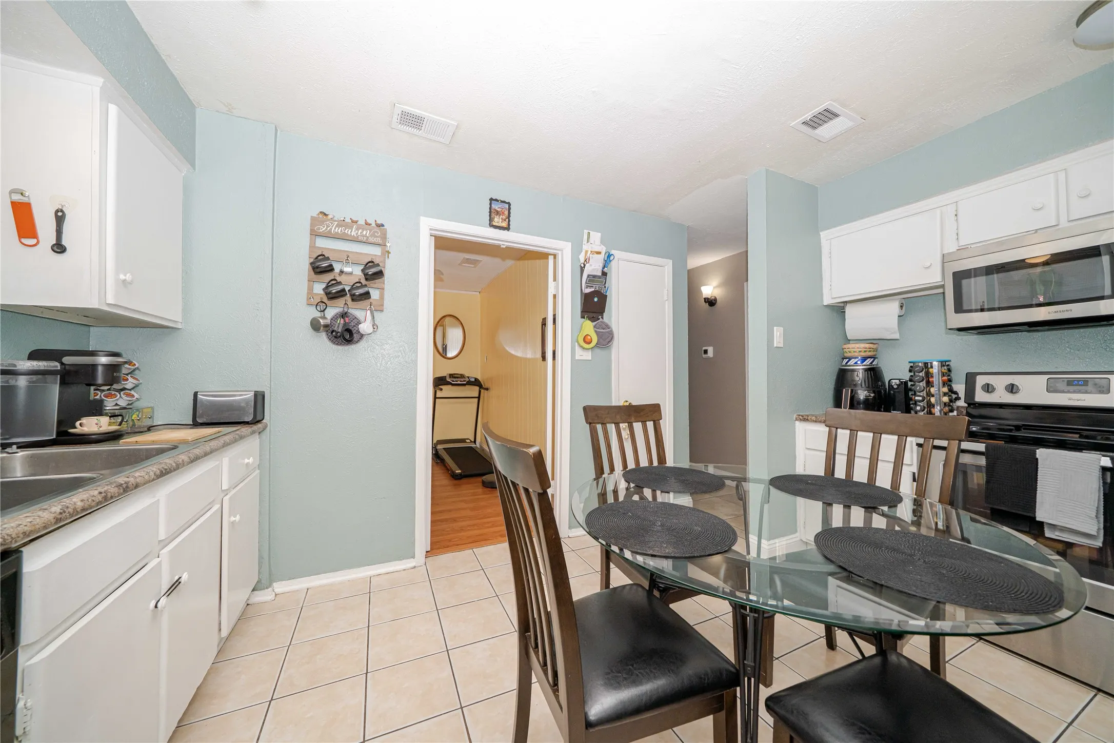 Townhouse For Sale in Dallas County , 13544 Waterfall Way, Dallas, Texas 75240, 2 Bedroom, 2 Bathroom, Garage spaces, 1,064 Sqft, built in 1969, mls#21301254, Real Estate Agent in Dallas, Homes For Sale in Dallas county, Homes For Sale in Dallas, Realtor in Dallas Texas, Real Estate Brokerage Independent Realty Texas, Luminita Cordes Realtor