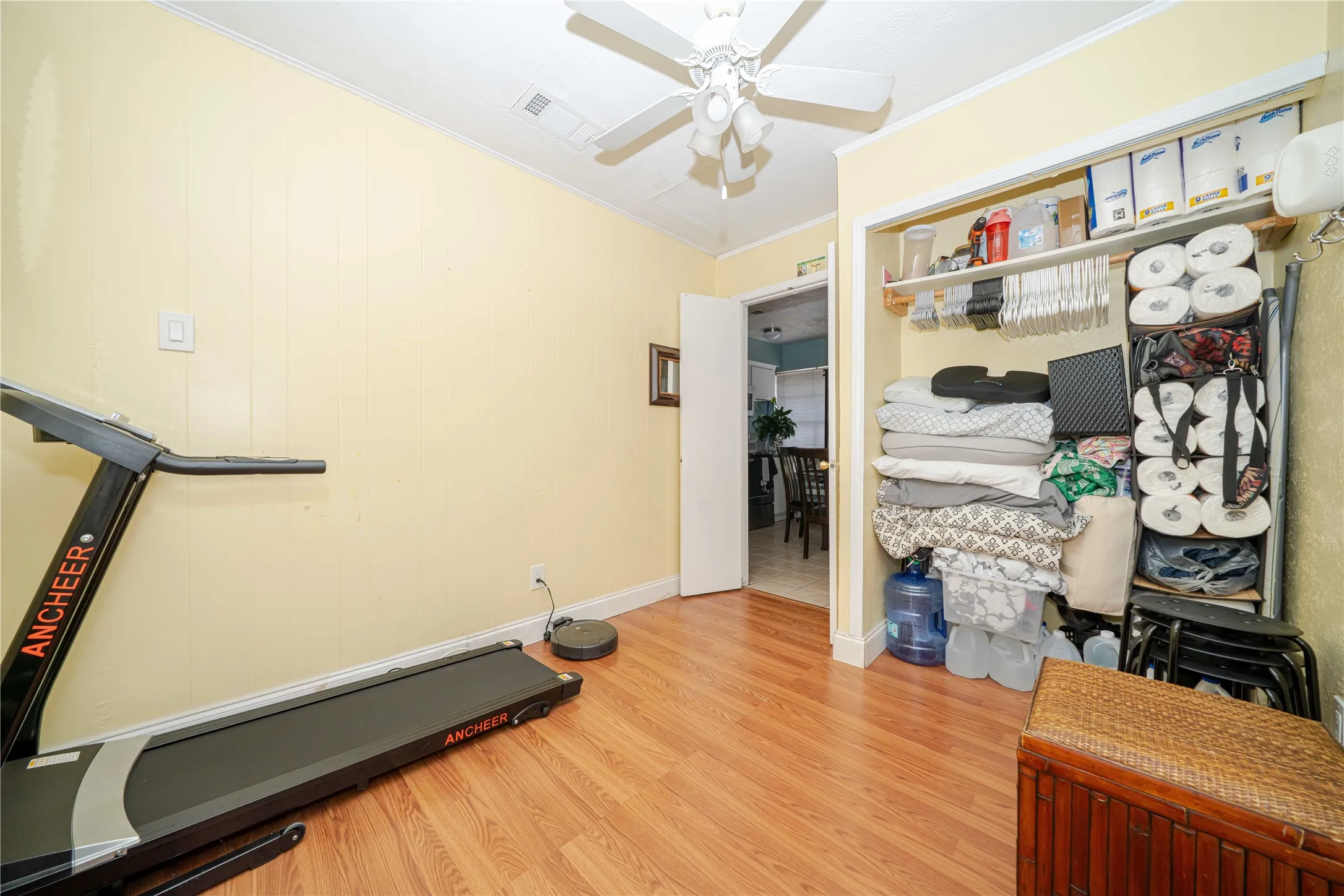 Townhouse For Sale in Dallas County , 13544 Waterfall Way, Dallas, Texas 75240, 2 Bedroom, 2 Bathroom, Garage spaces, 1,064 Sqft, built in 1969, mls#21301254, Real Estate Agent in Dallas, Homes For Sale in Dallas county, Homes For Sale in Dallas, Realtor in Dallas Texas, Real Estate Brokerage Independent Realty Texas, Luminita Cordes Realtor